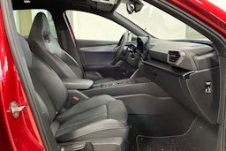 Punainen CUPRA Formentor 2023 kuva 14.