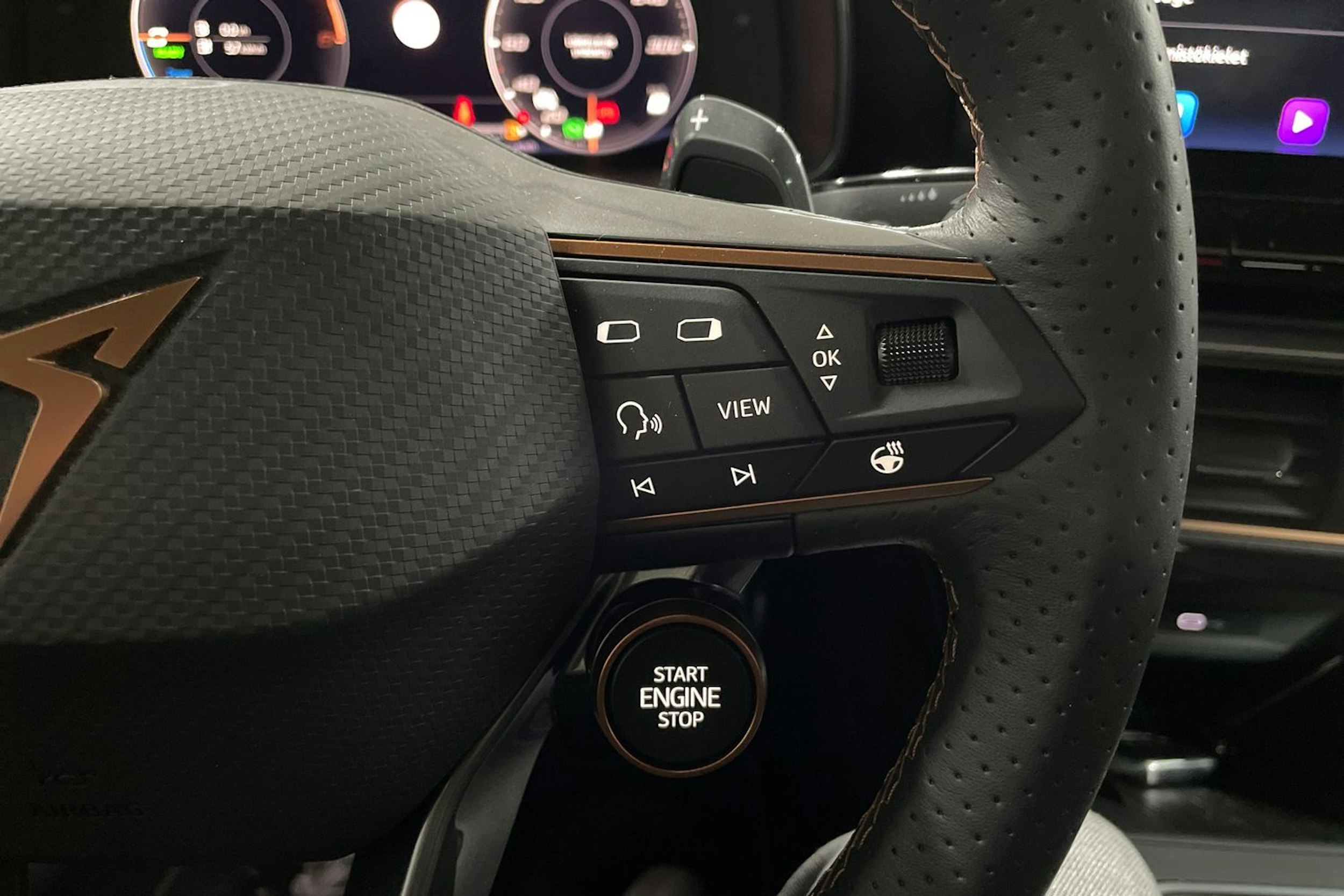 Punainen CUPRA Formentor 2023 kuva 22.