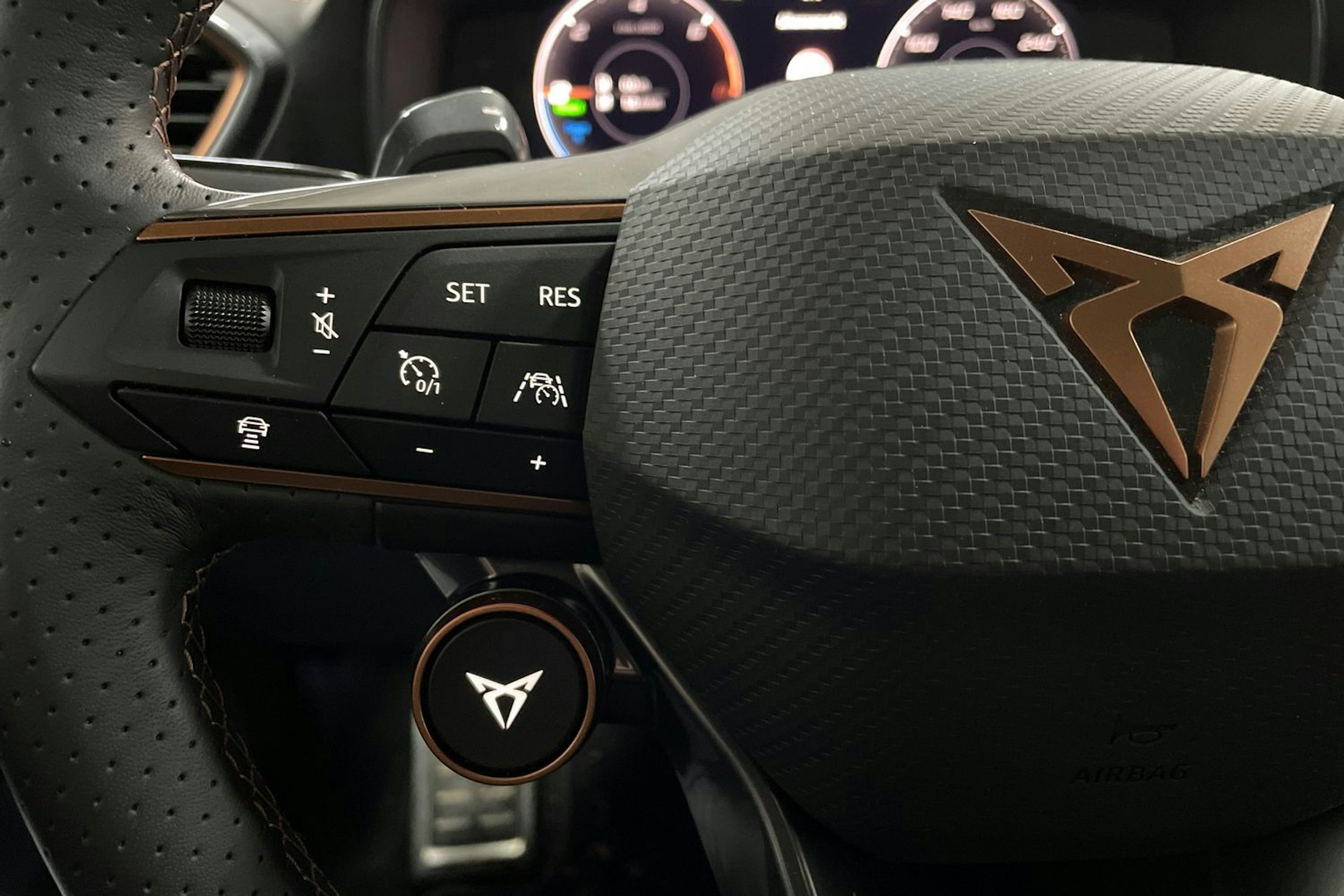 Punainen CUPRA Formentor 2023 kuva 23.