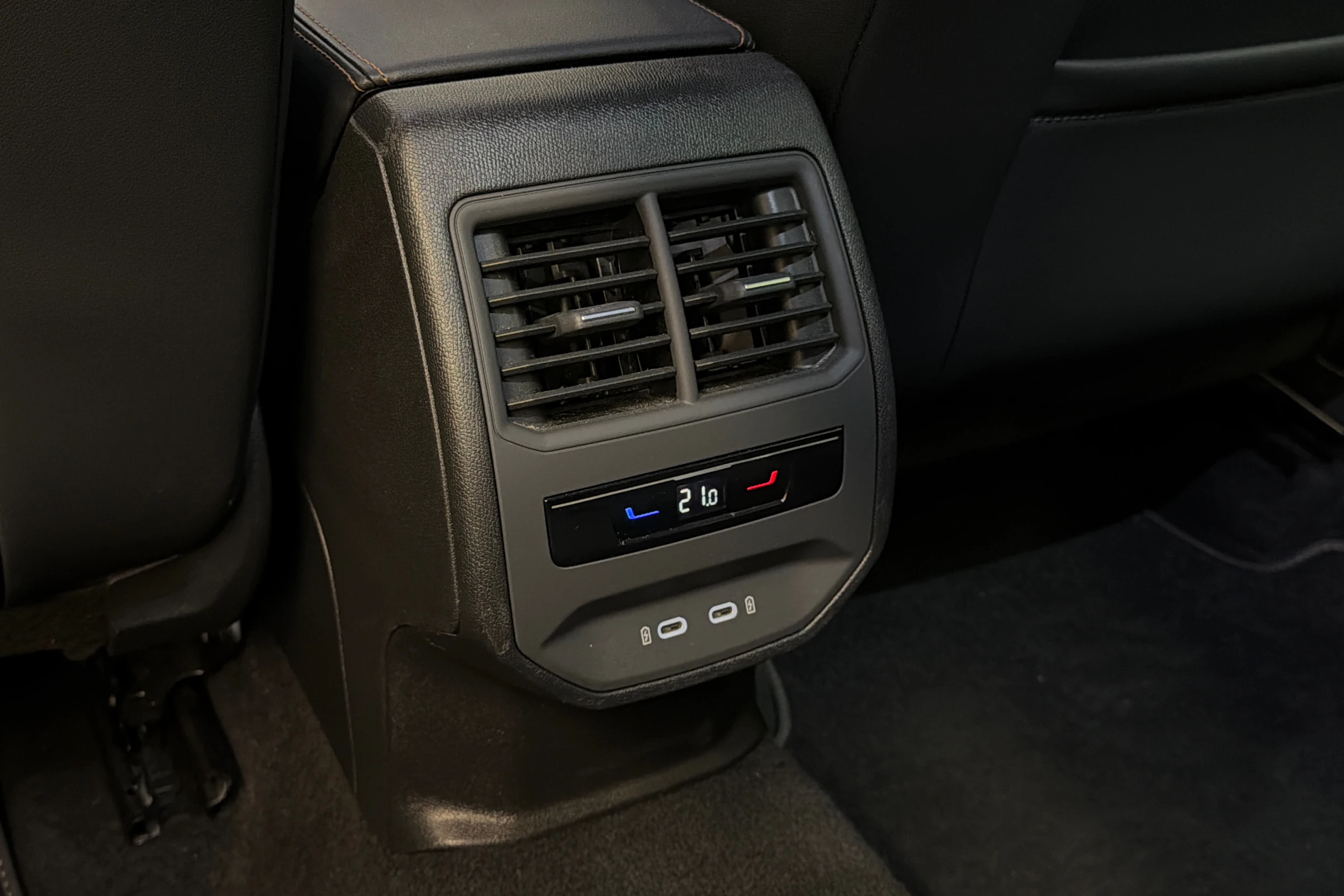 met. musta CUPRA Formentor 2023 kuva 13.