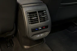 met. musta CUPRA Formentor 2023 kuva 13.