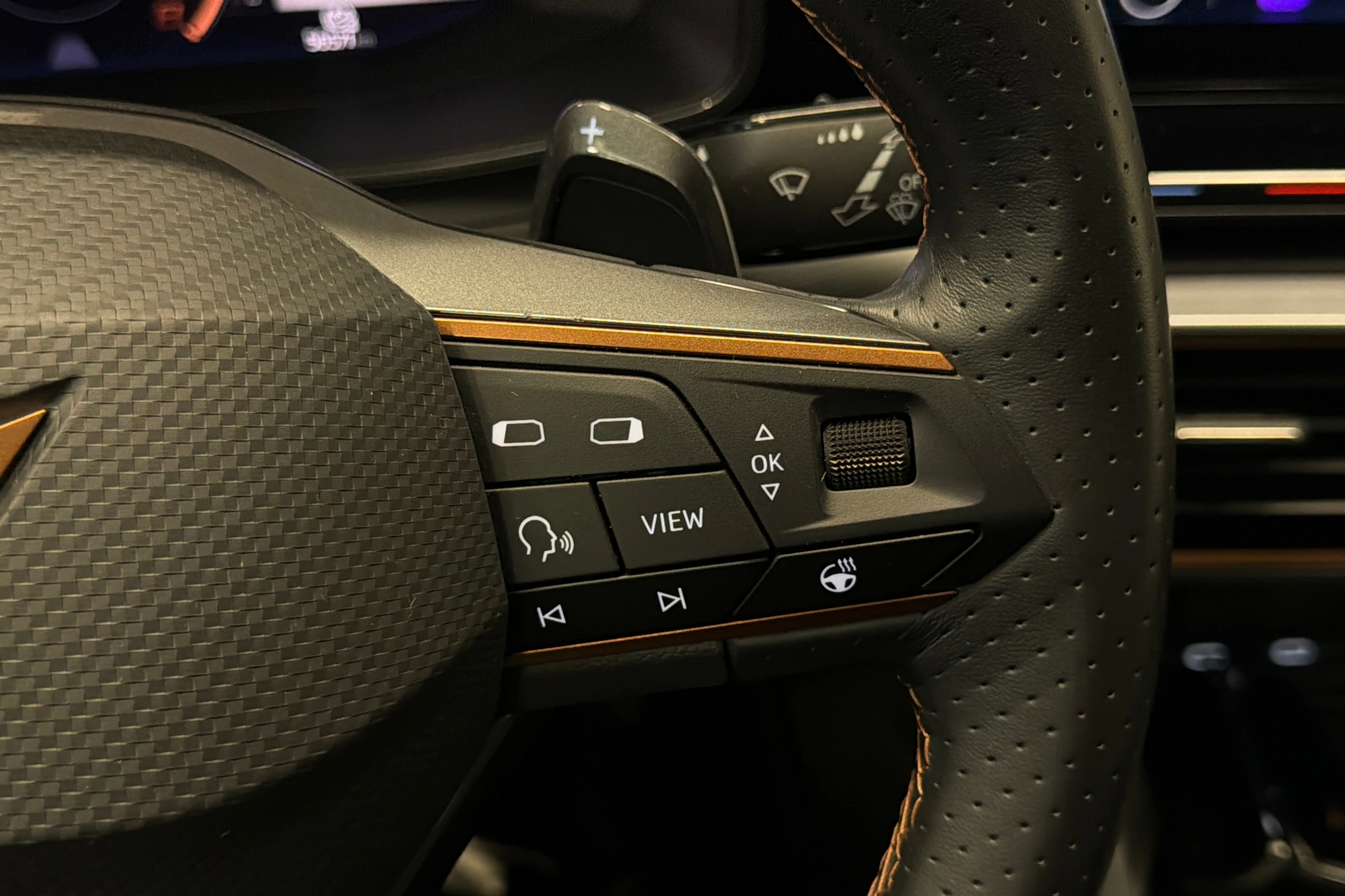 met. musta CUPRA Formentor 2023 kuva 16.