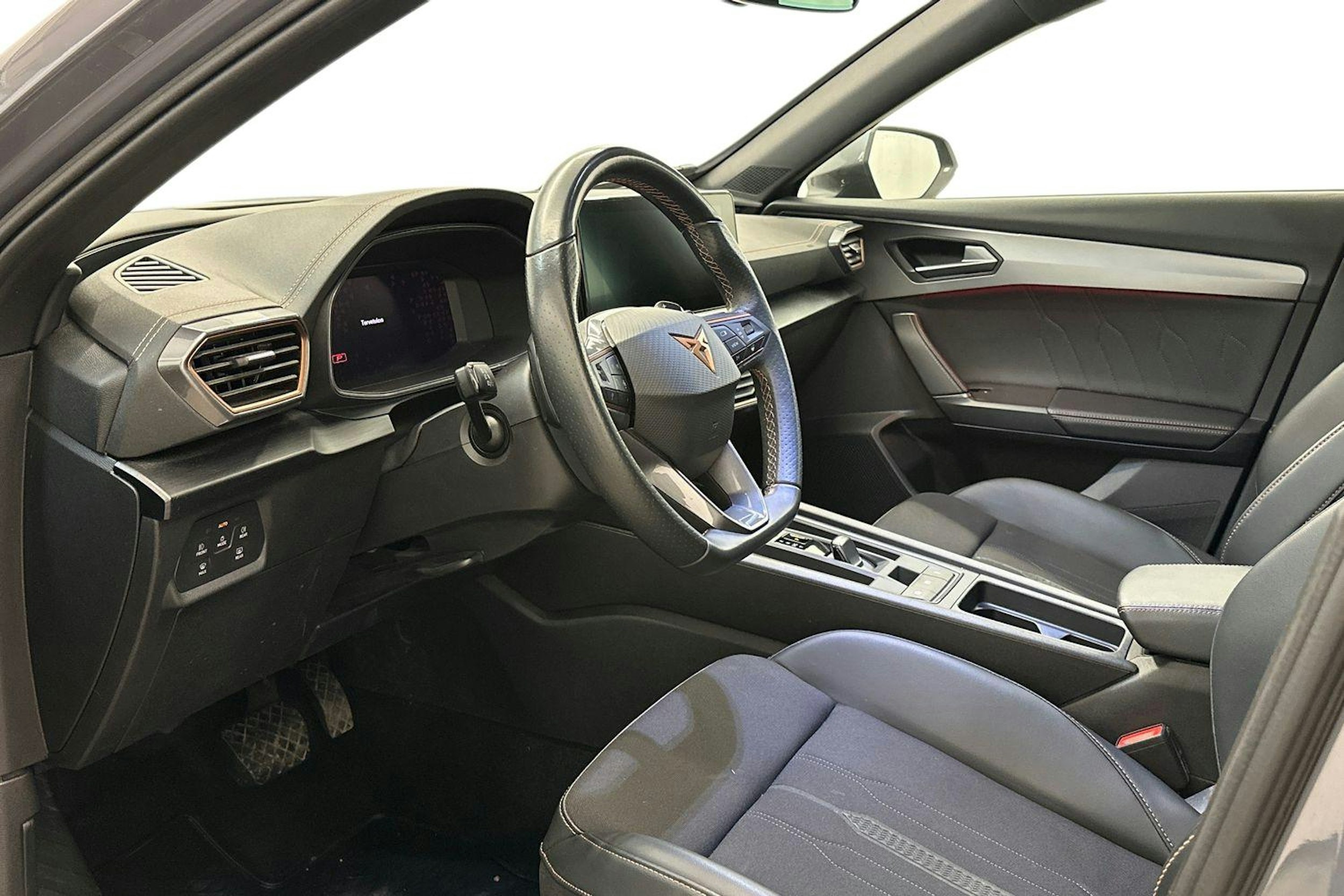 harmaa CUPRA Formentor 2023 kuva 7.