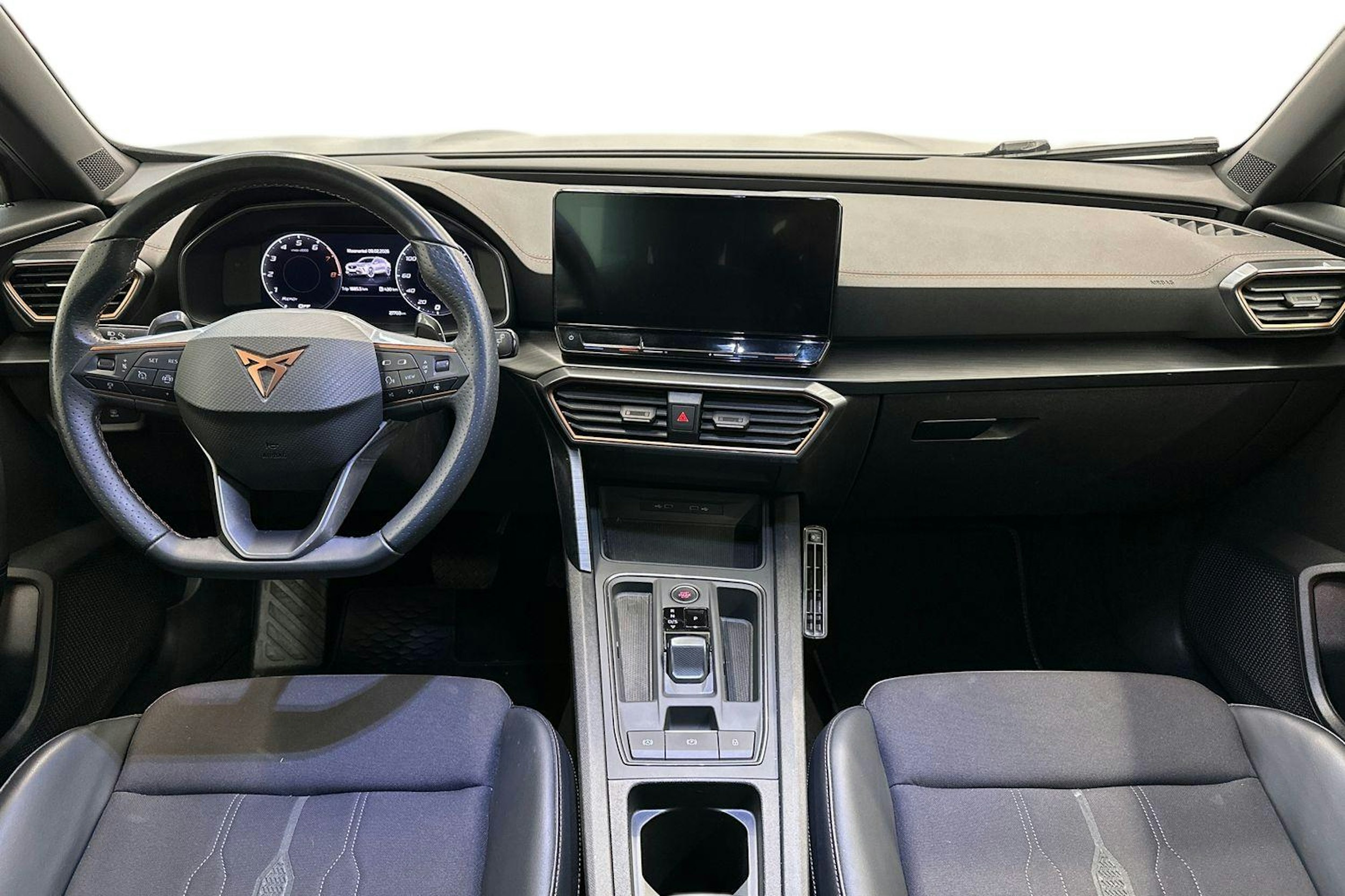 harmaa CUPRA Formentor 2023 kuva 9.