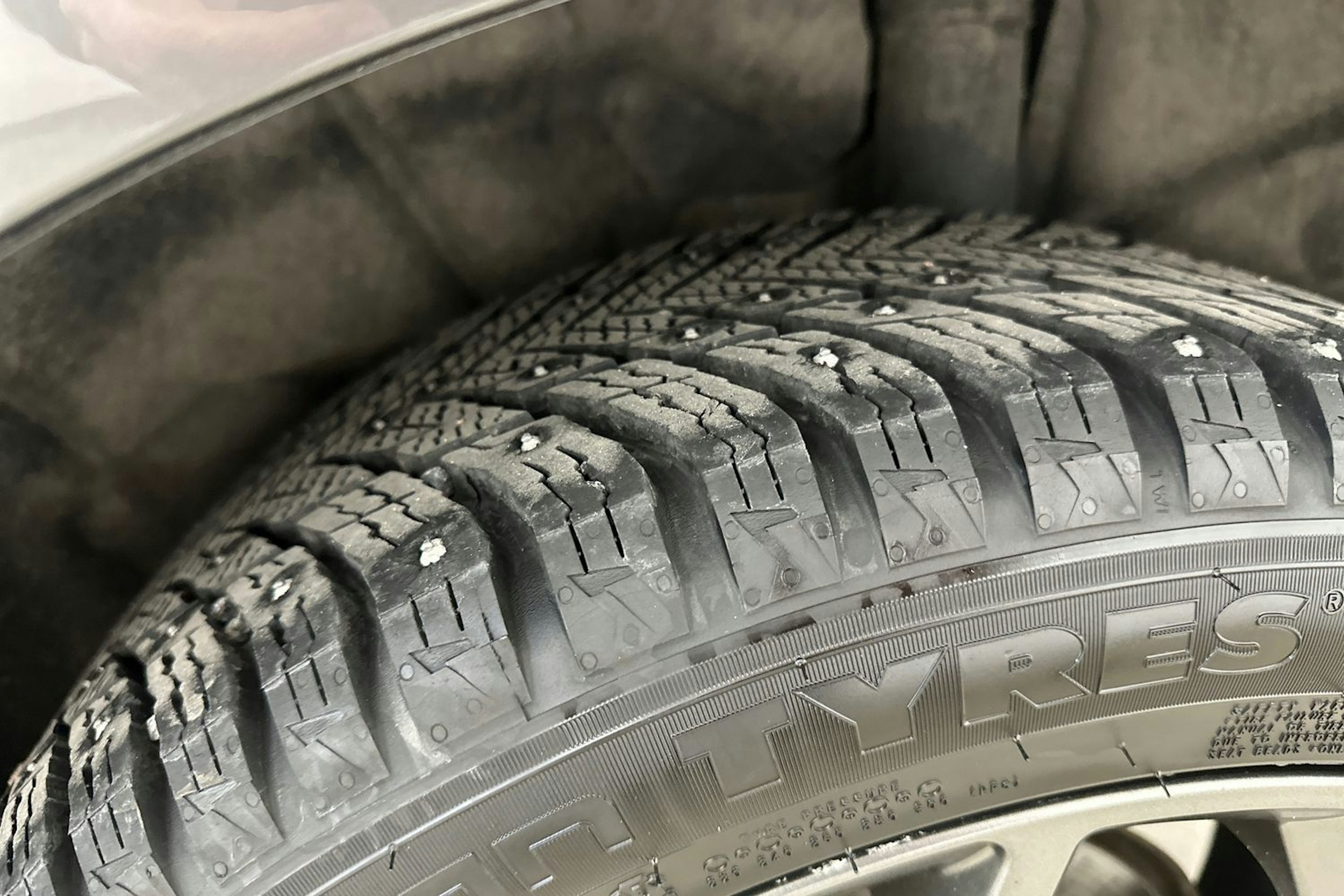 harmaa CUPRA Formentor 2023 kuva 13.