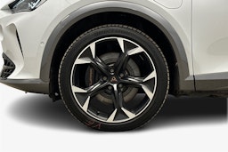 valkoinen CUPRA Formentor 2023 kuva 11.