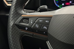 valkoinen CUPRA Formentor 2023 kuva 19.