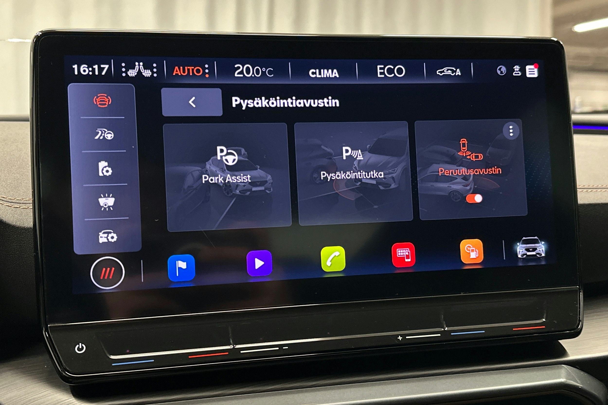 valkoinen CUPRA Formentor 2023 kuva 24.