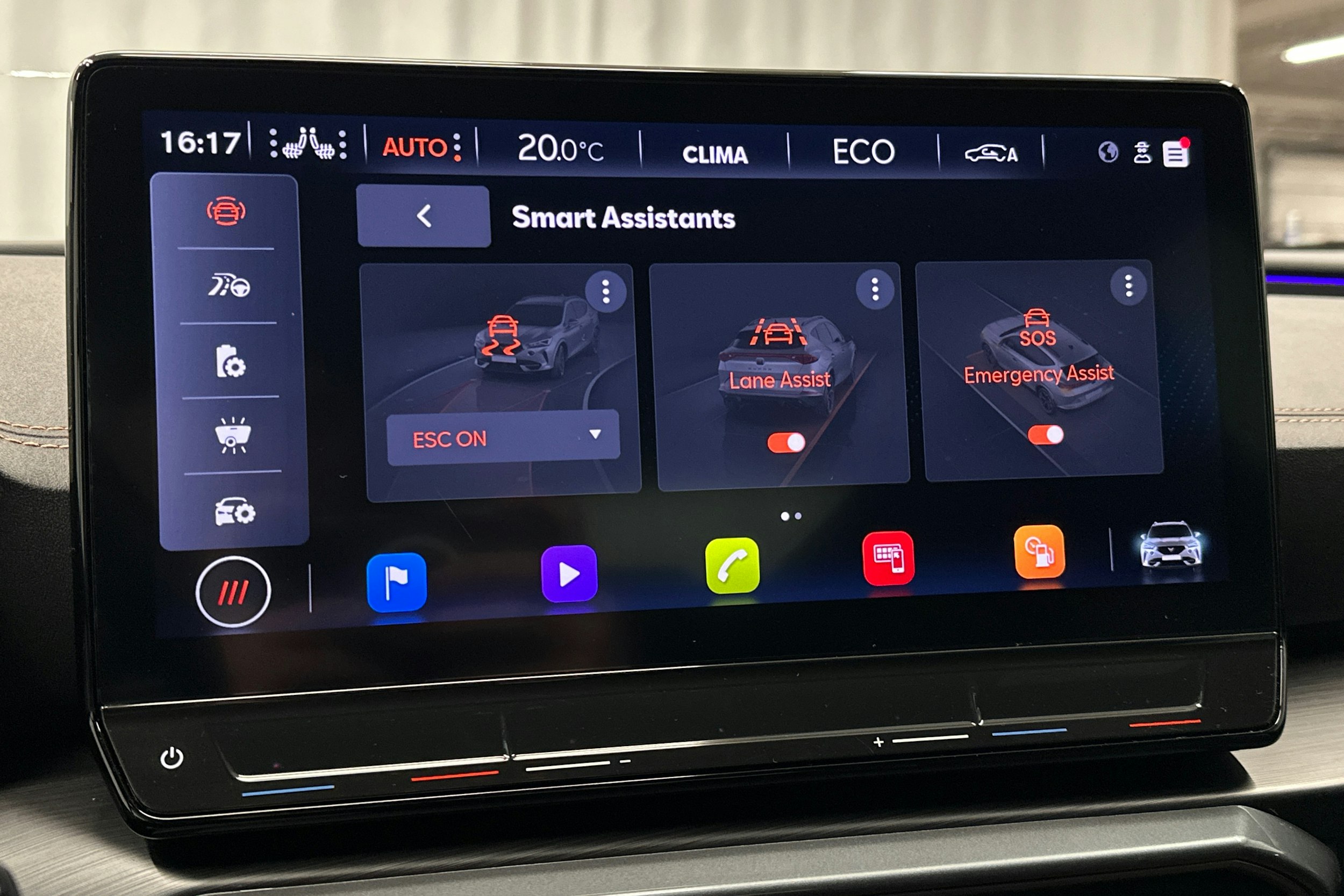 valkoinen CUPRA Formentor 2023 kuva 25.