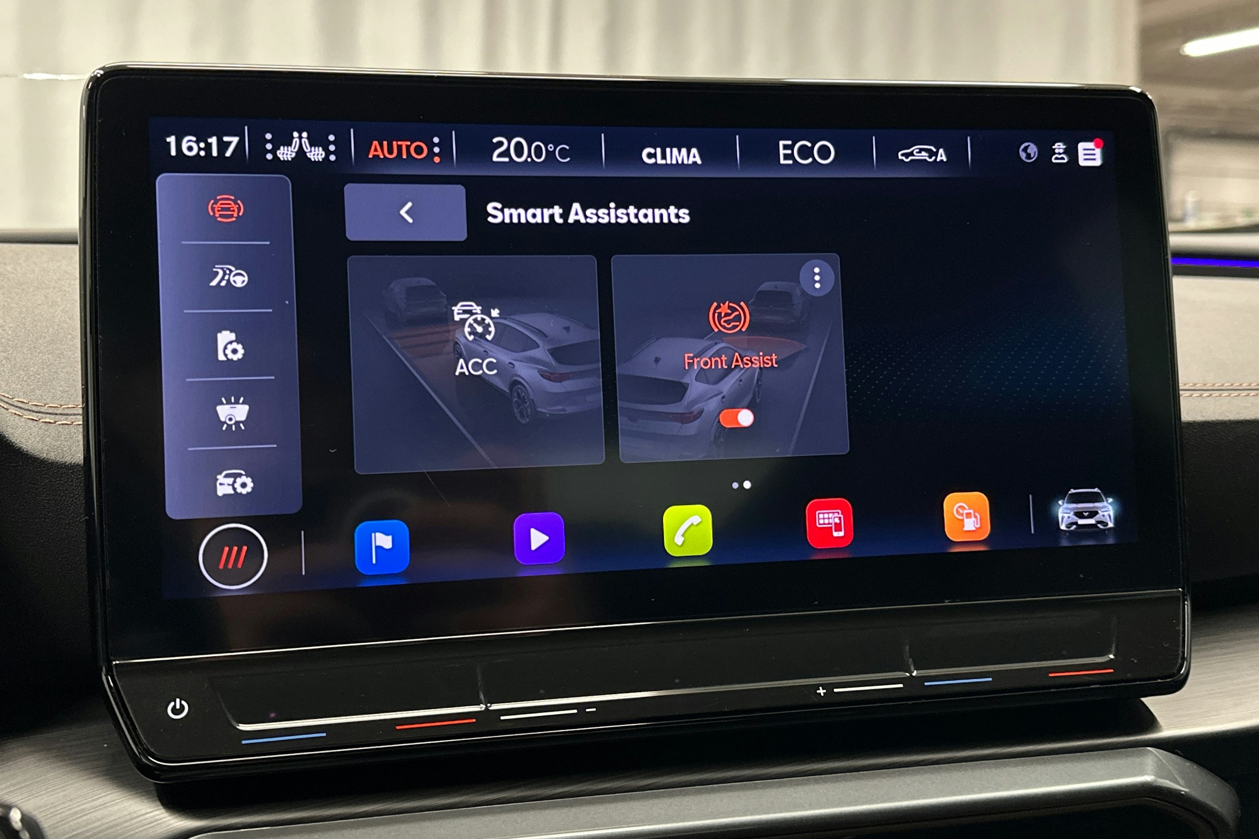 valkoinen CUPRA Formentor 2023 kuva 26.