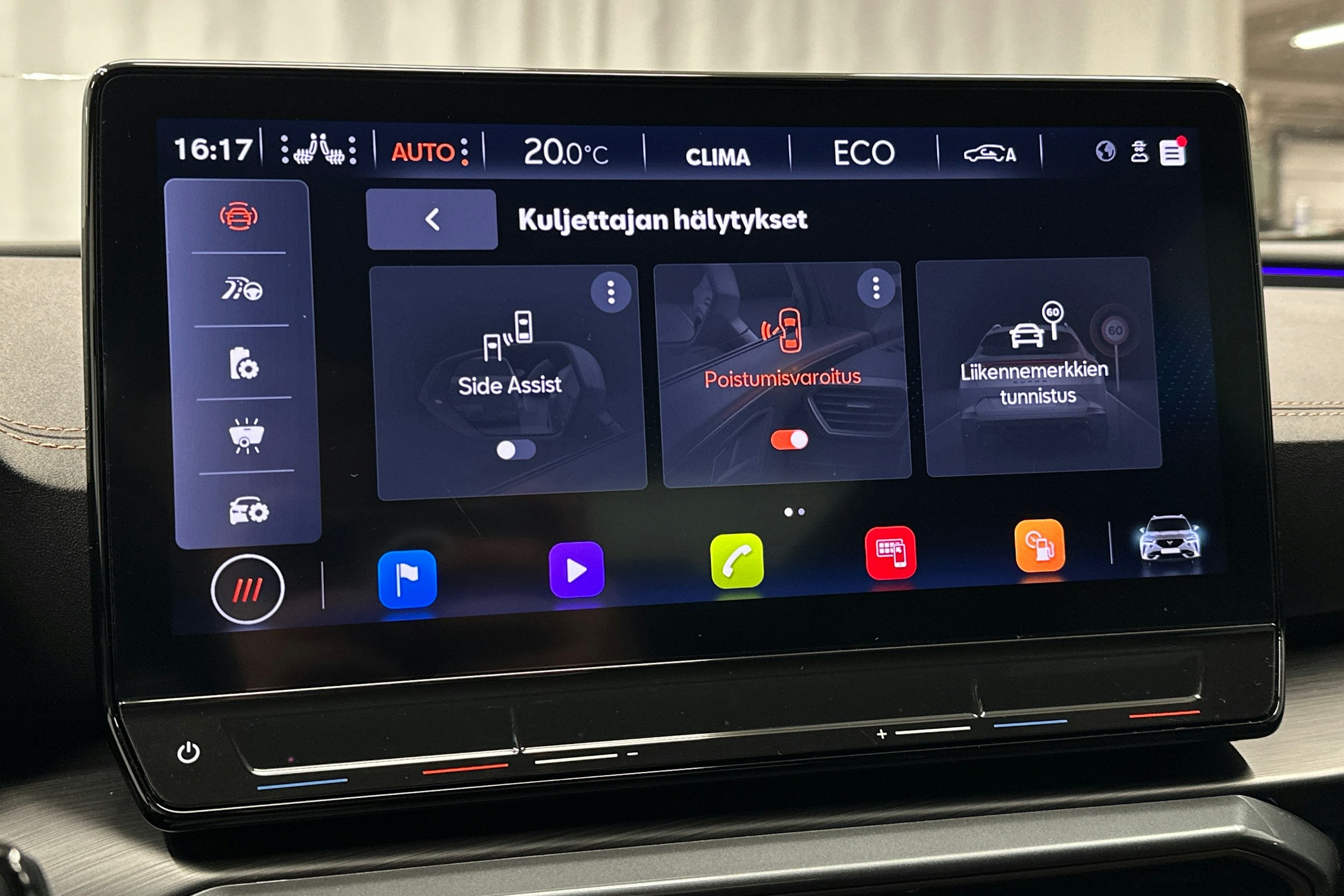 valkoinen CUPRA Formentor 2023 kuva 27.