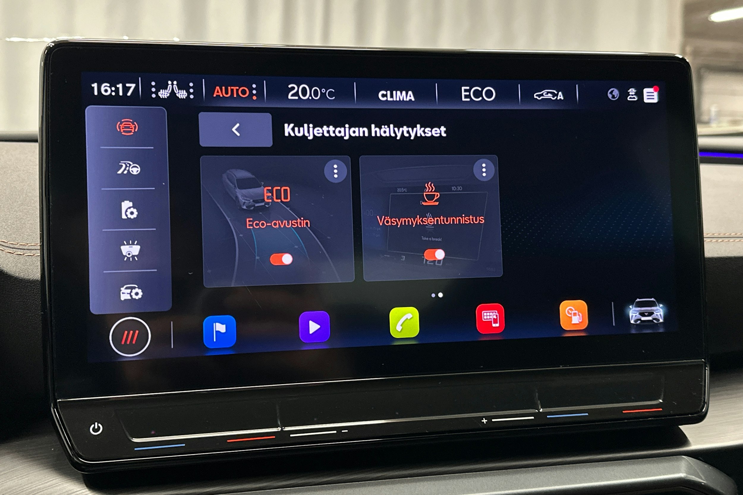 valkoinen CUPRA Formentor 2023 kuva 28.