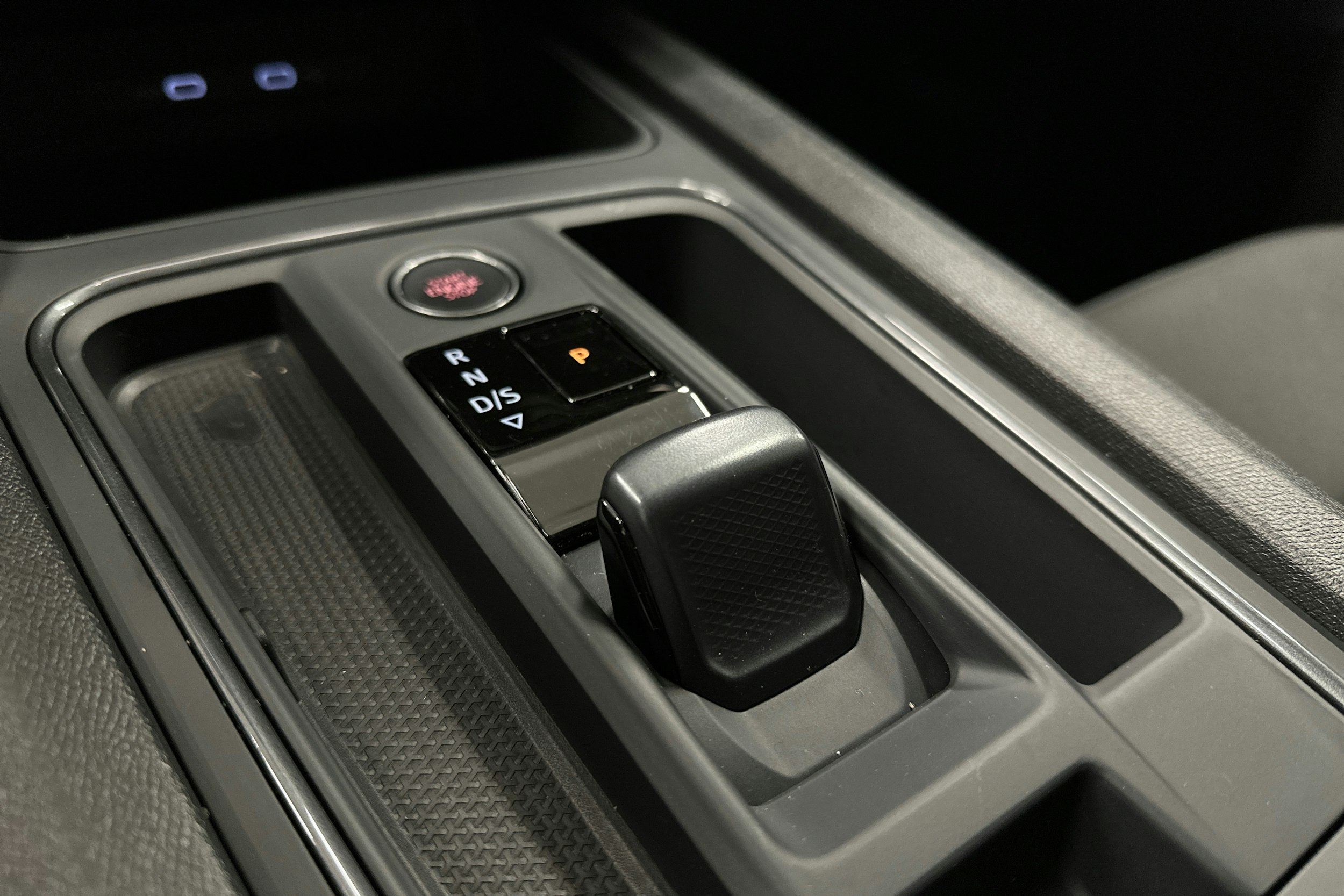 valkoinen CUPRA Formentor 2023 kuva 32.