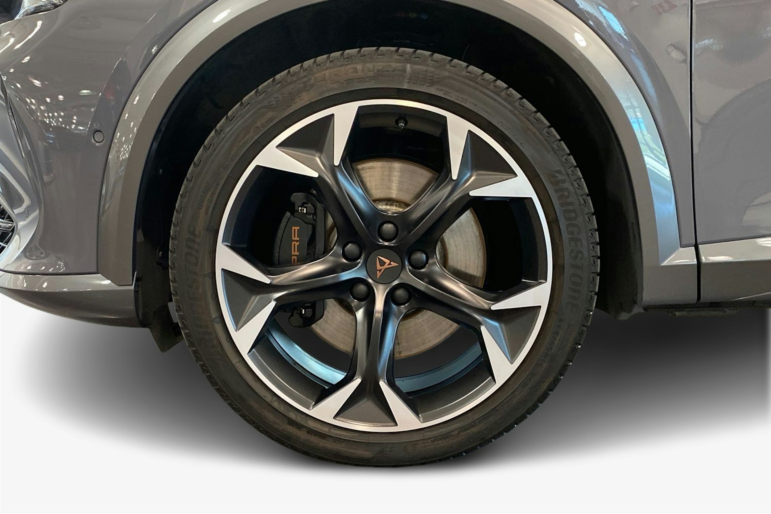 harmaa CUPRA Formentor 2023 kuva 9.