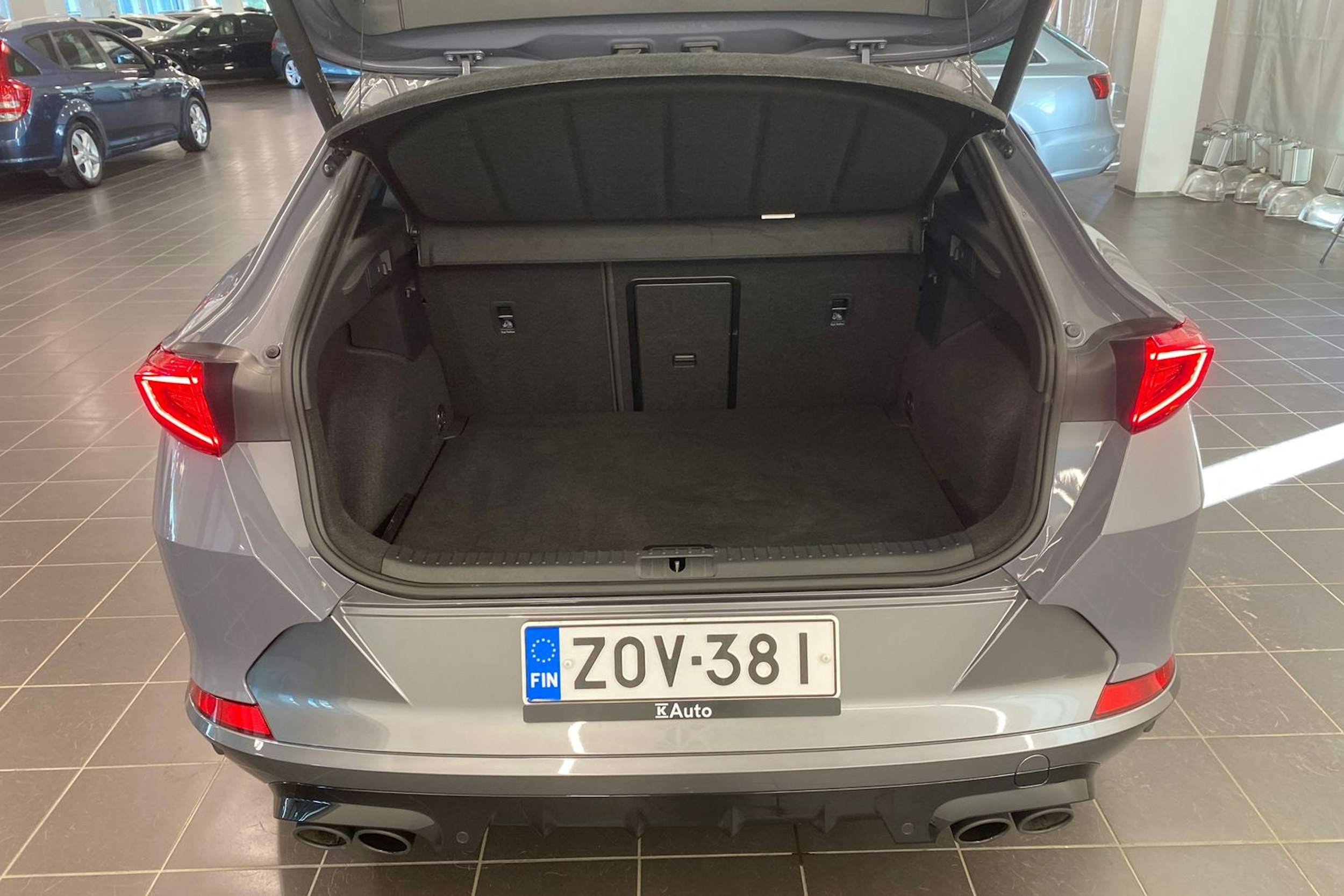harmaa CUPRA Formentor 2023 kuva 13.