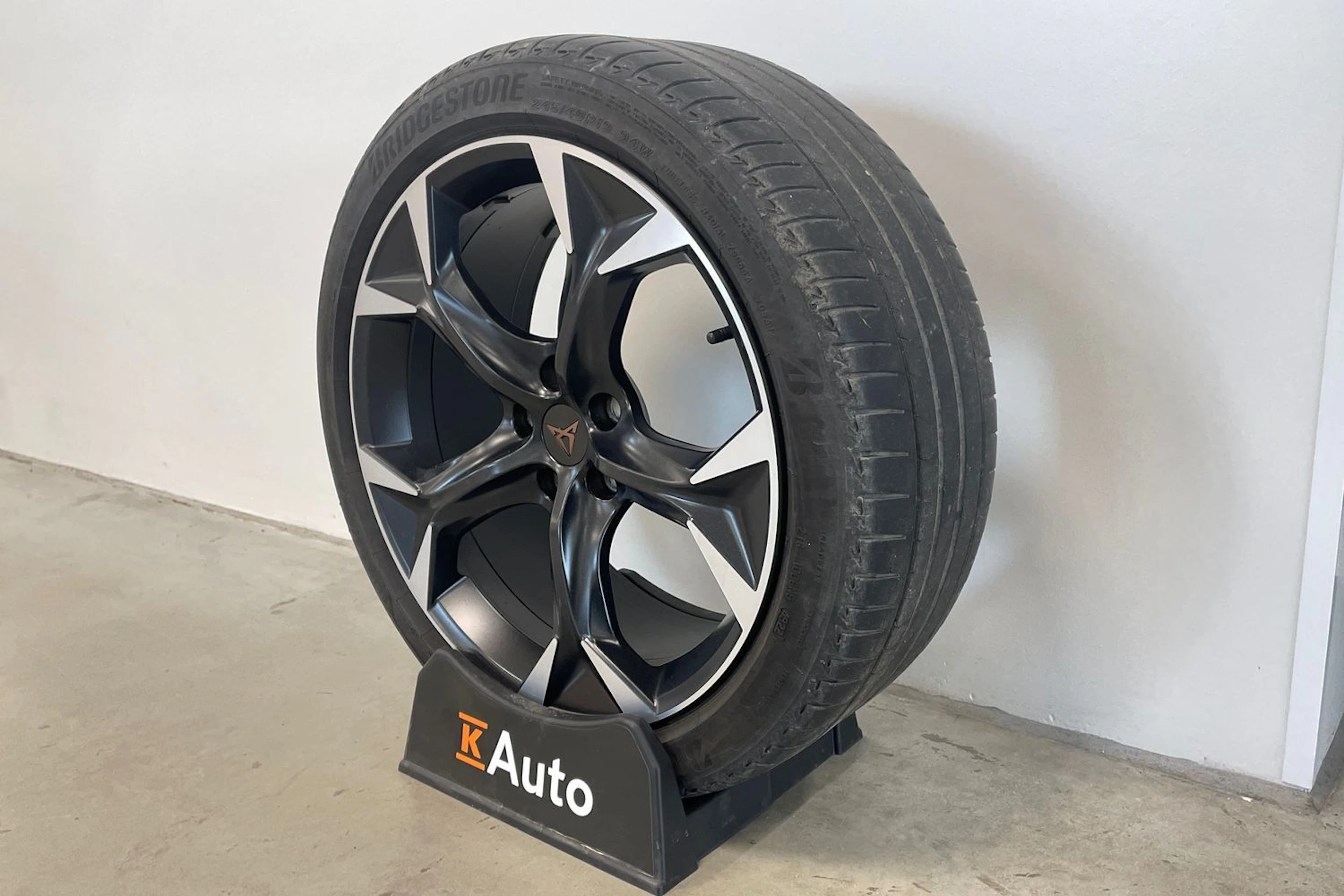 met. harmaa CUPRA Formentor 2023 kuva 10.