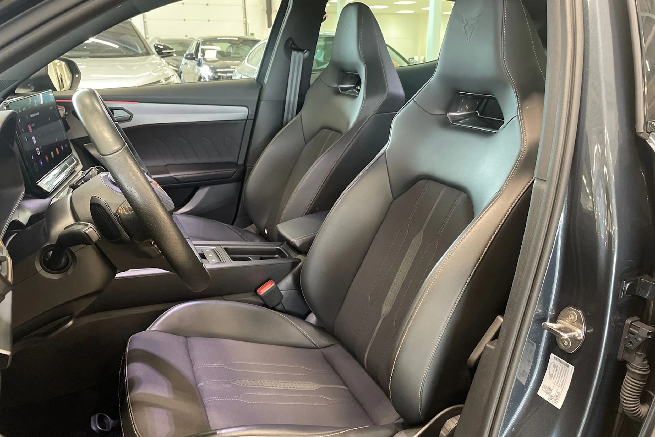 met. harmaa CUPRA Formentor 2023 kuva 11.