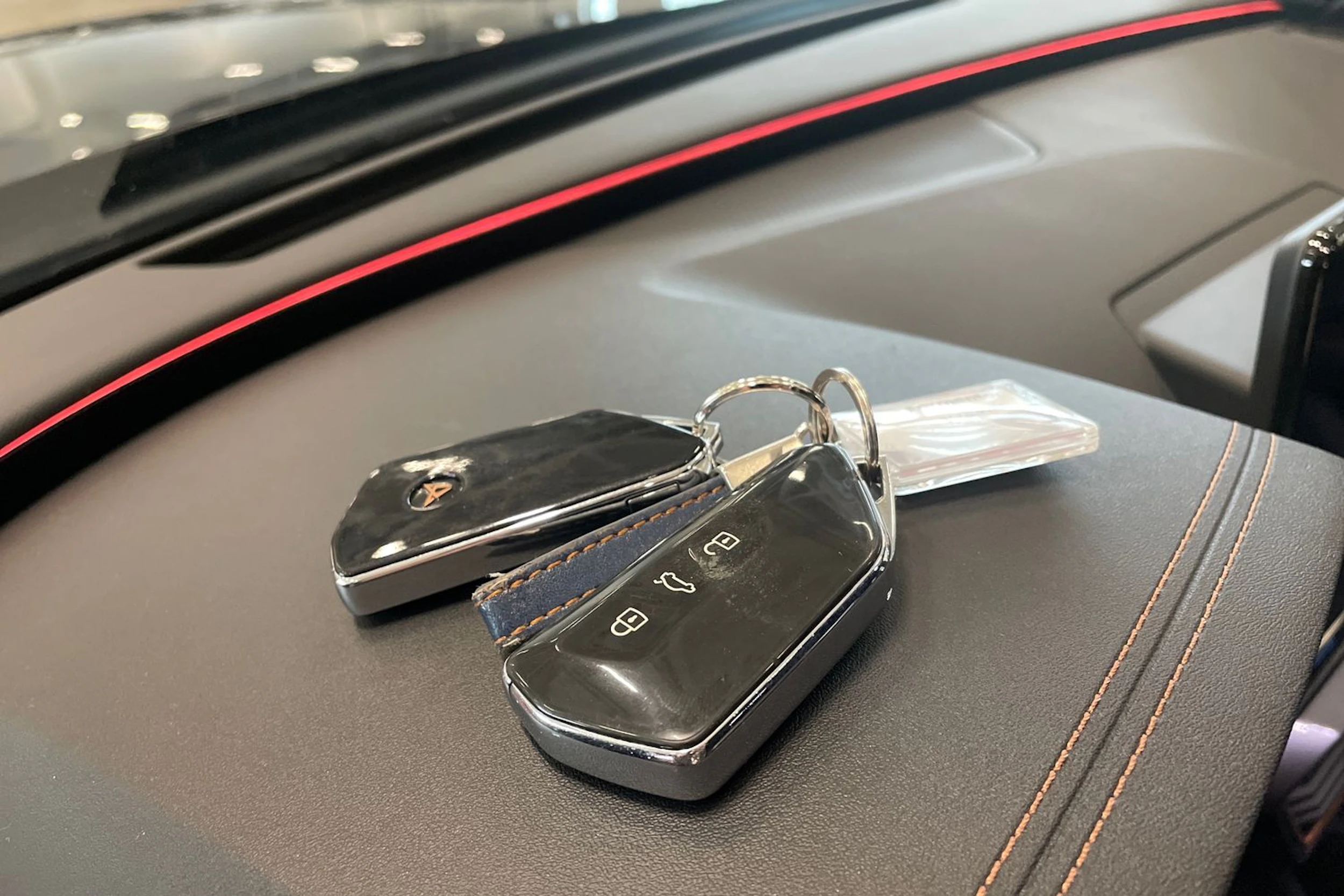 met. harmaa CUPRA Formentor 2023 kuva 36.