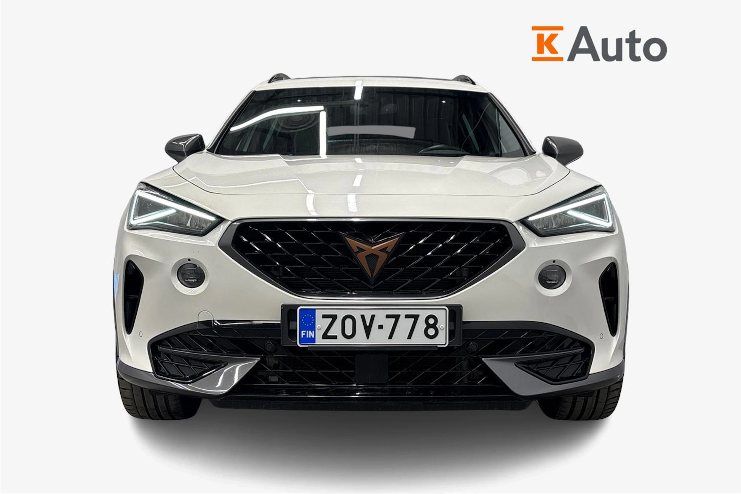 valkoinen CUPRA Formentor 2023 kuva 4.