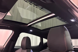 valkoinen CUPRA Formentor 2023 kuva 24.