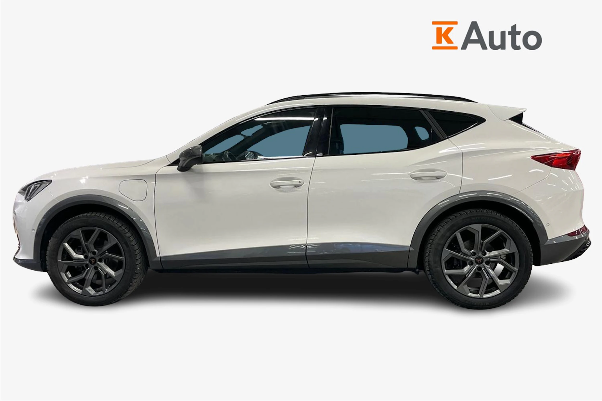 valkoinen CUPRA Formentor 2023 kuva 5.