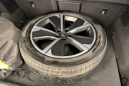 valkoinen CUPRA Formentor 2023 kuva 10.