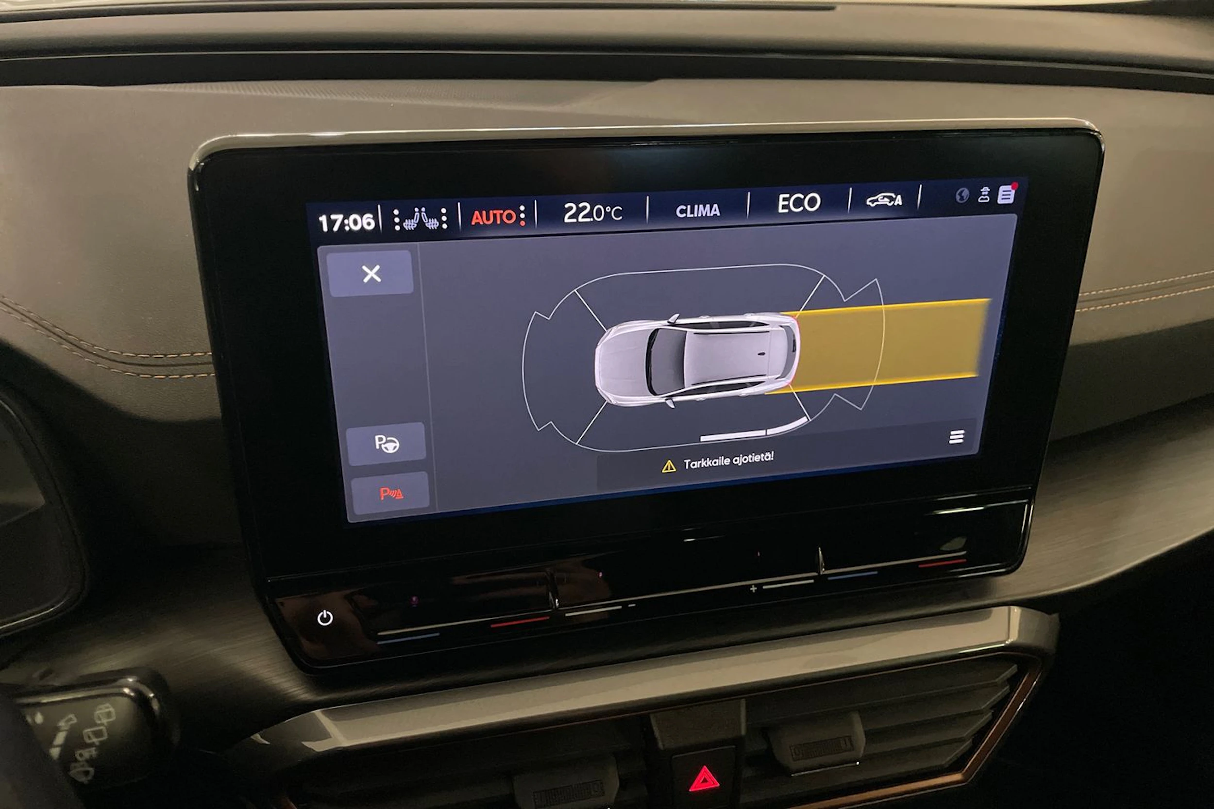 valkoinen CUPRA Formentor 2023 kuva 11.