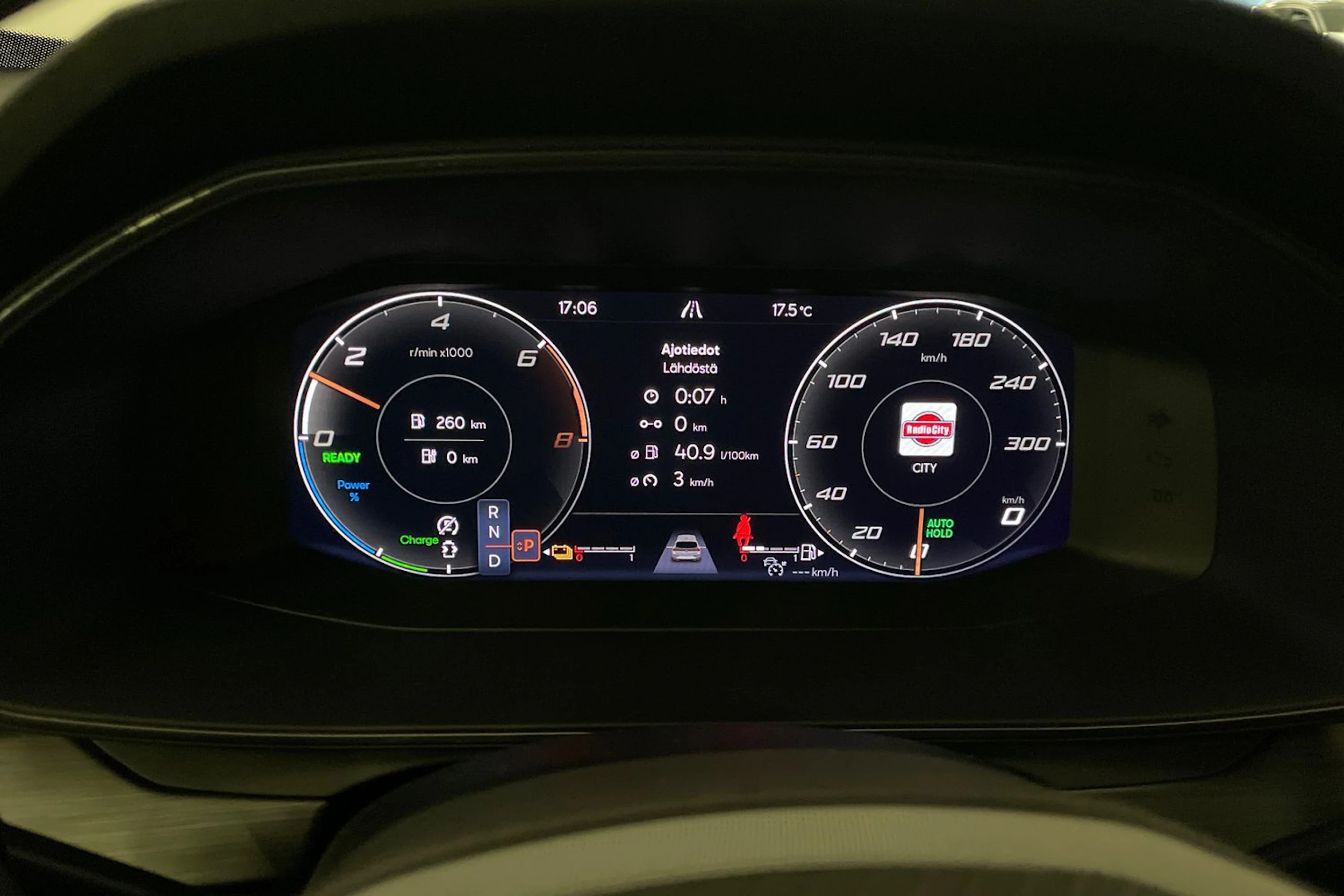 valkoinen CUPRA Formentor 2023 kuva 12.