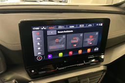 valkoinen CUPRA Formentor 2023 kuva 18.