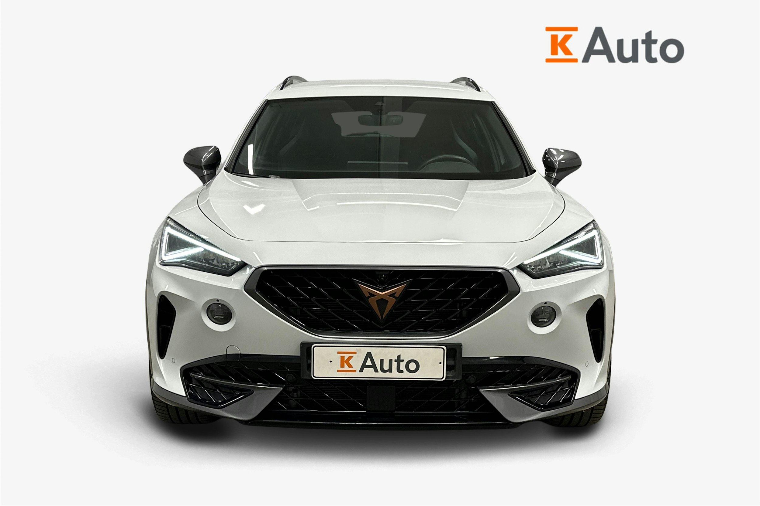 valkoinen CUPRA Formentor 2024 kuva 4.