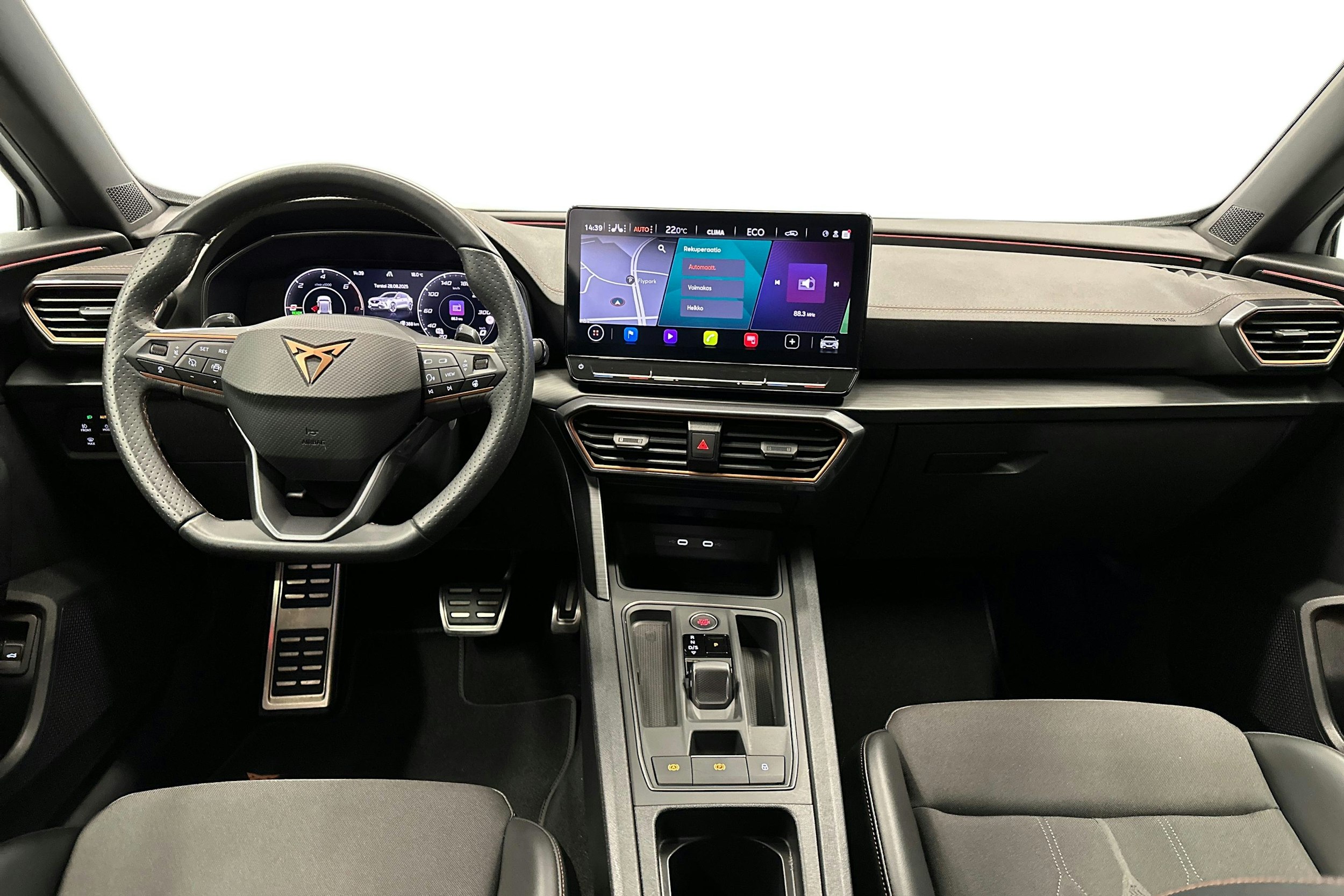 valkoinen CUPRA Formentor 2024 kuva 7.