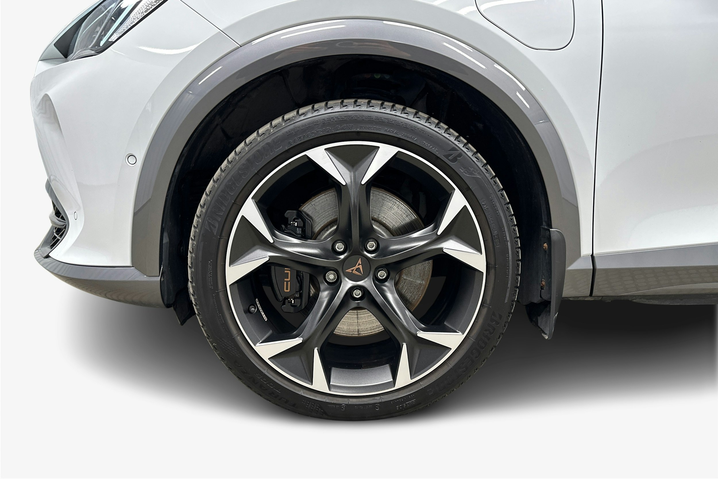 valkoinen CUPRA Formentor 2024 kuva 9.