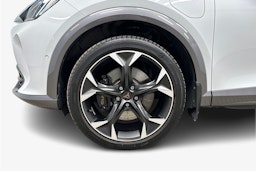 valkoinen CUPRA Formentor 2024 kuva 9.