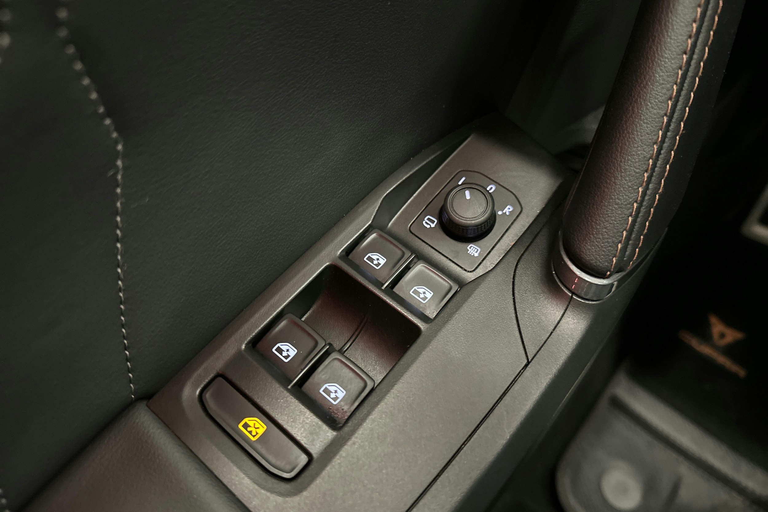 valkoinen CUPRA Formentor 2024 kuva 14.