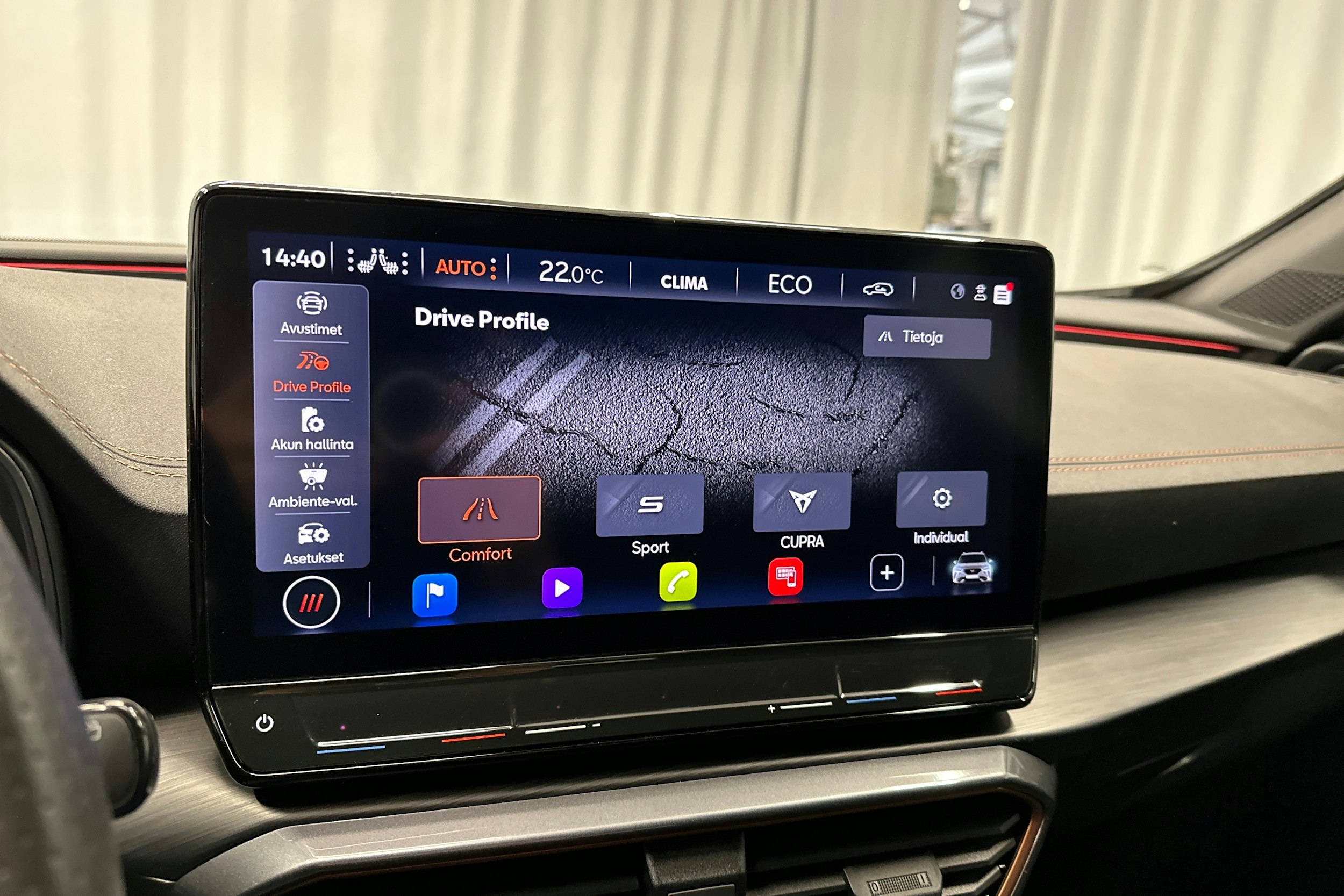 valkoinen CUPRA Formentor 2024 kuva 18.