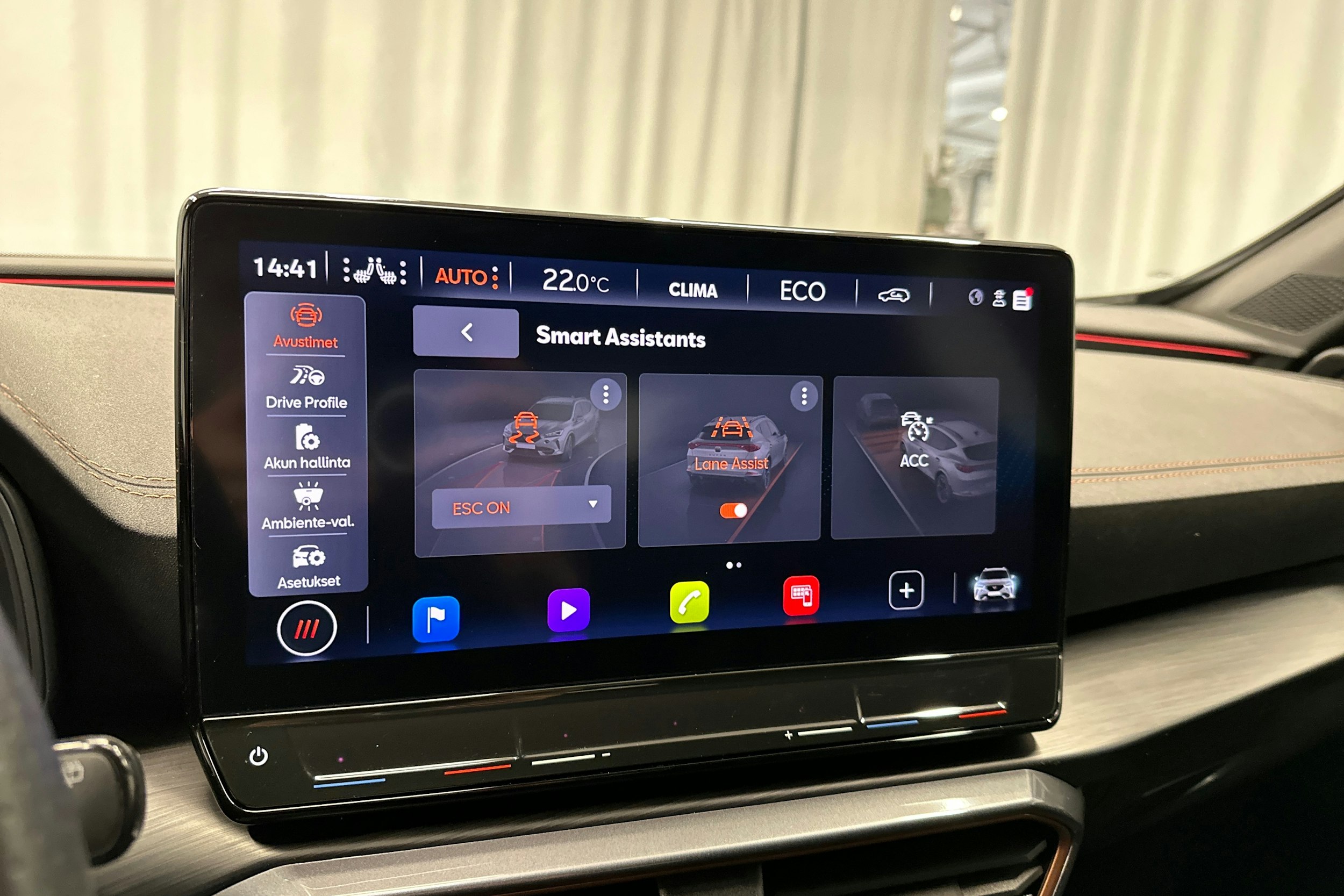 valkoinen CUPRA Formentor 2024 kuva 20.