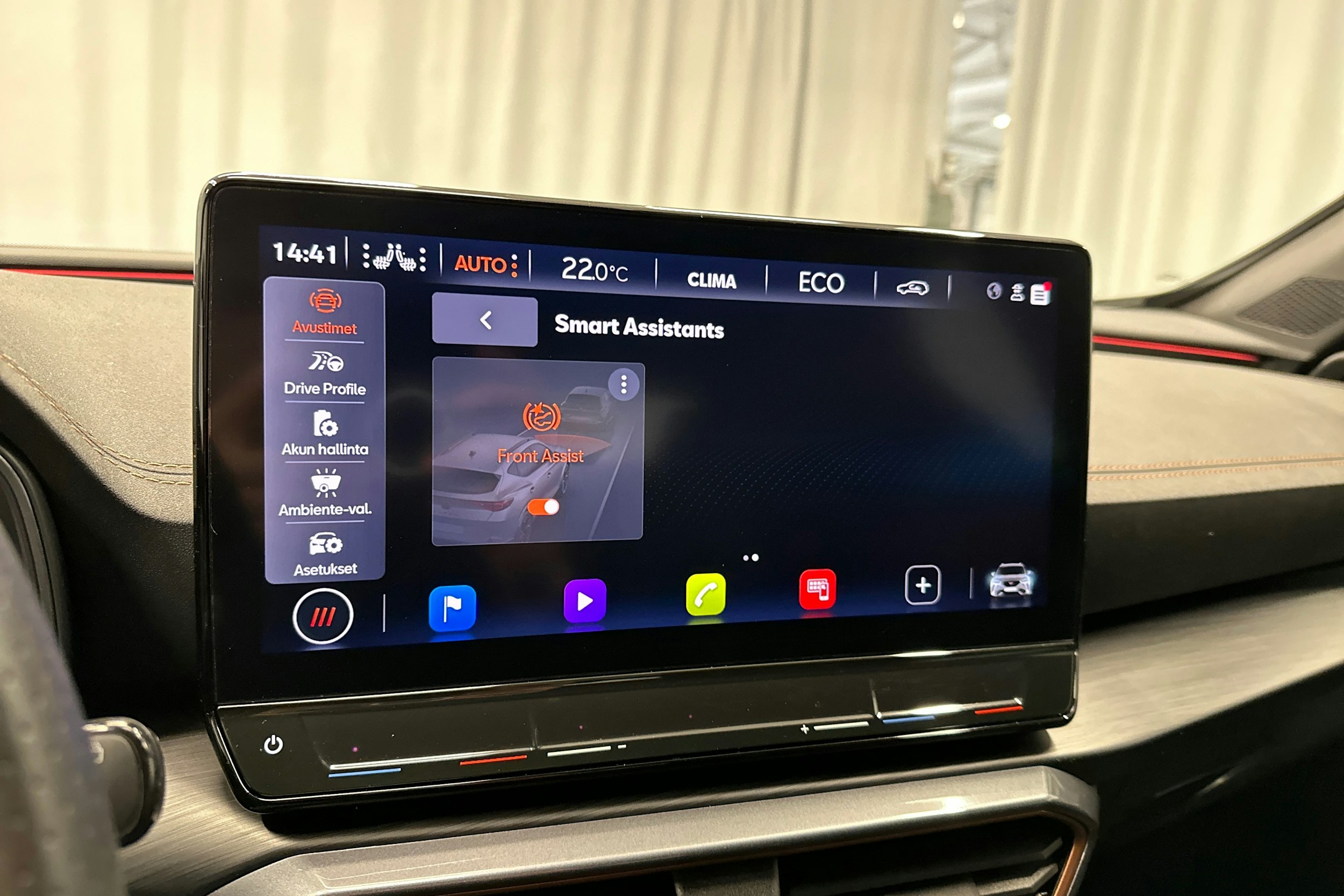 valkoinen CUPRA Formentor 2024 kuva 21.