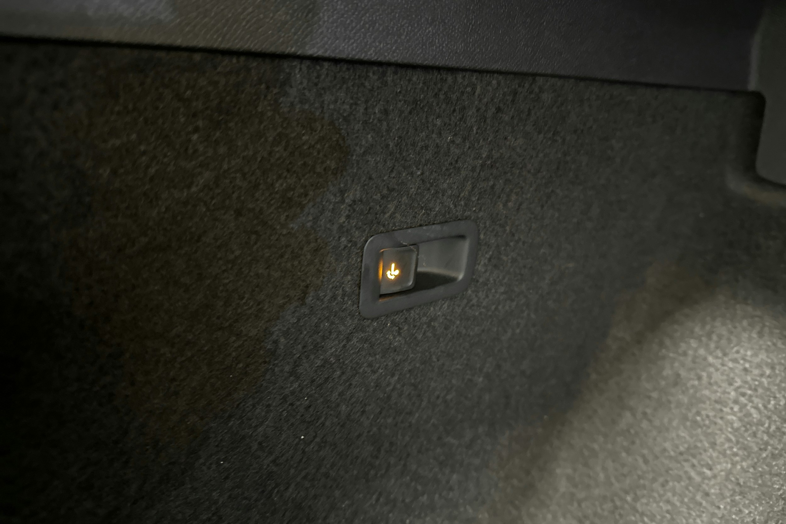 valkoinen CUPRA Formentor 2024 kuva 31.