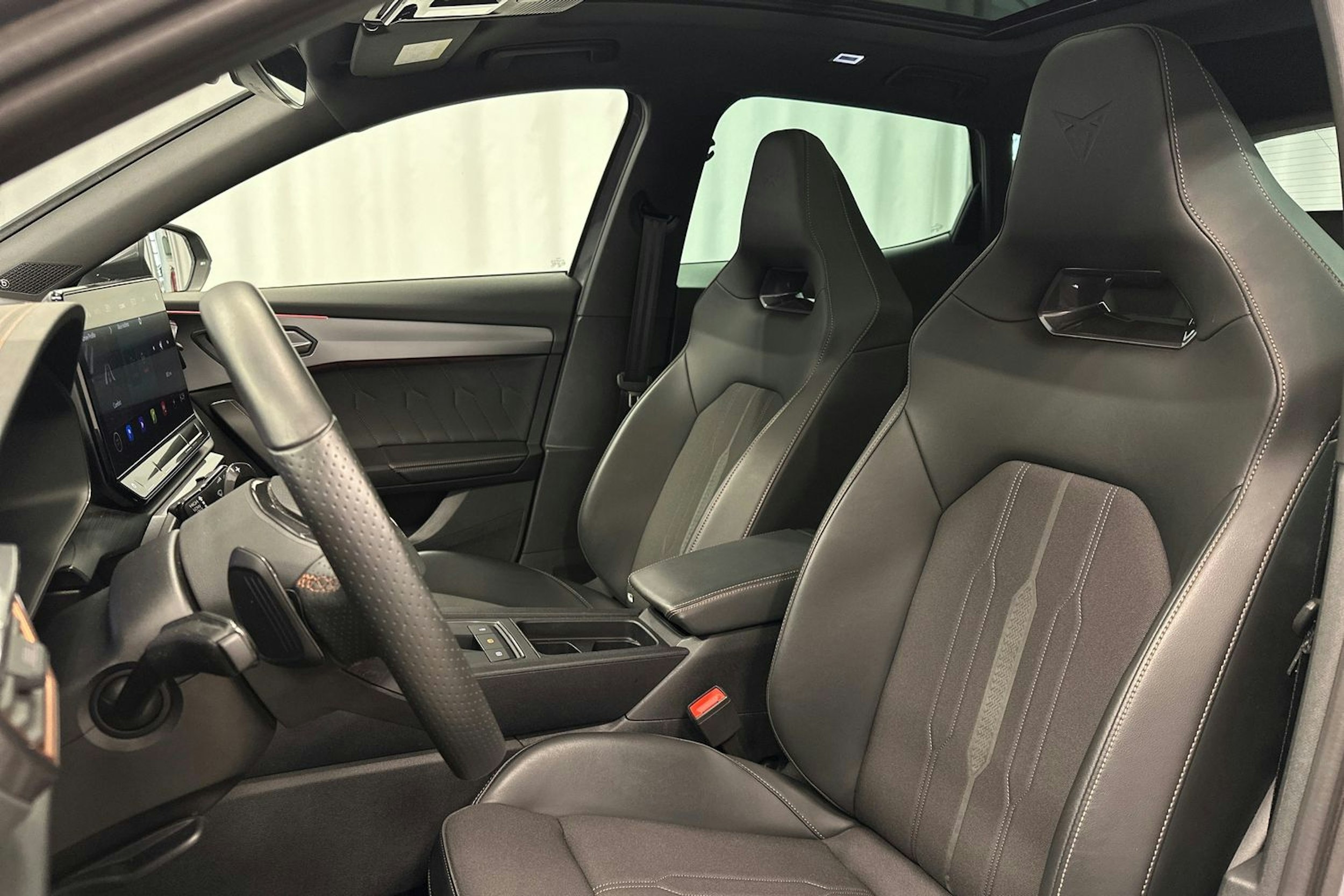 harmaa CUPRA Formentor 2024 kuva 19.