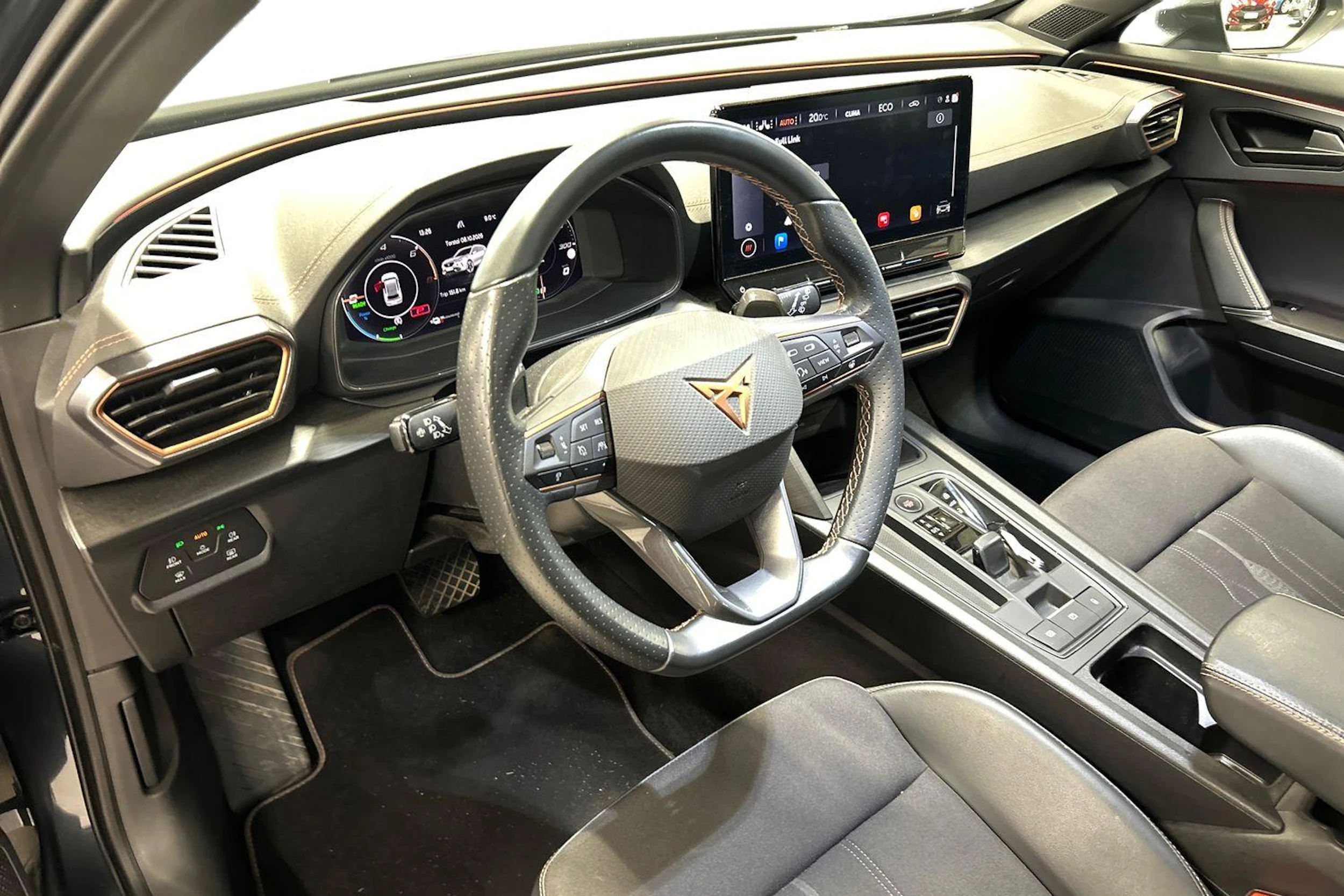 harmaa CUPRA Formentor 2024 kuva 3.
