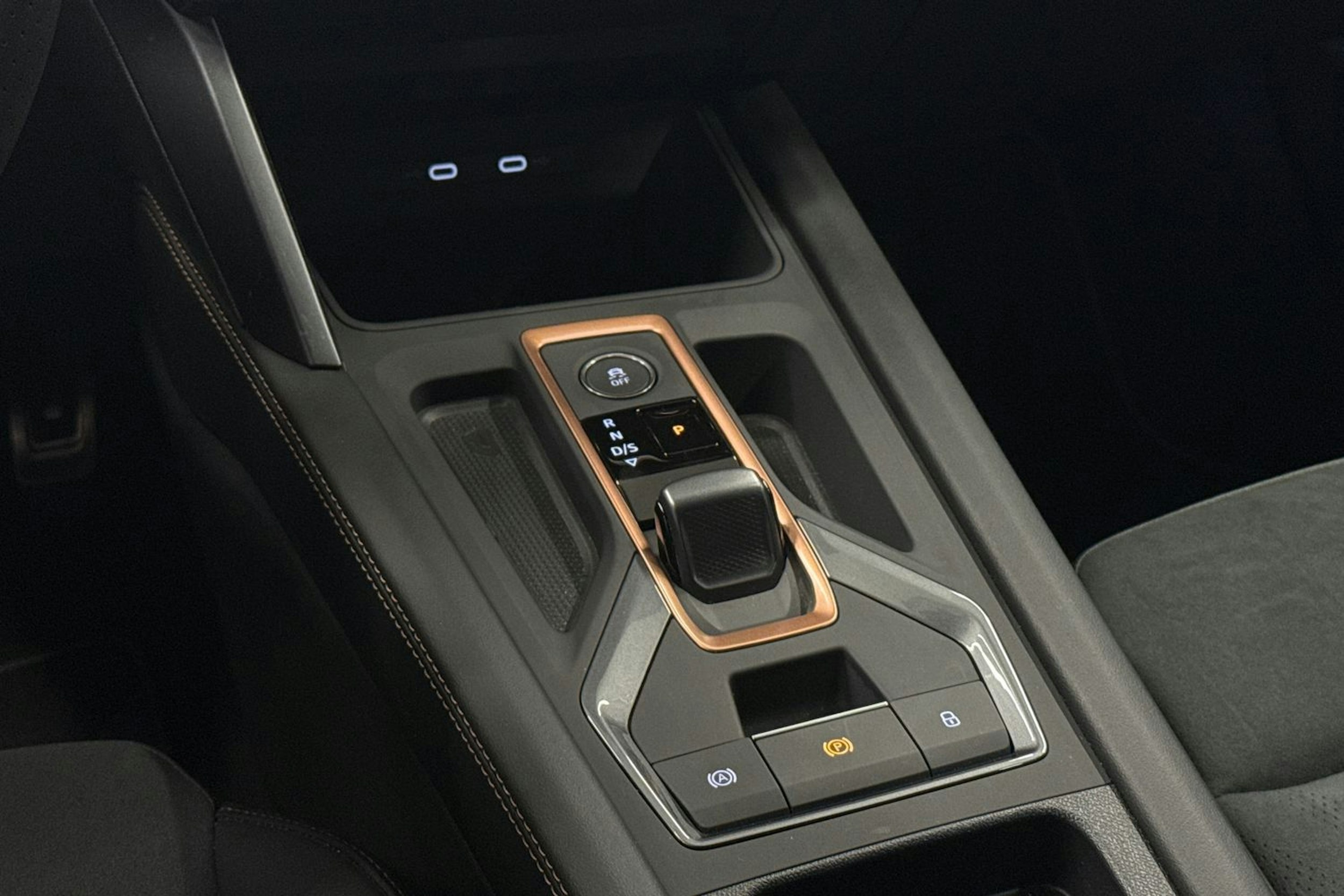 musta CUPRA Formentor 2025 kuva 26.