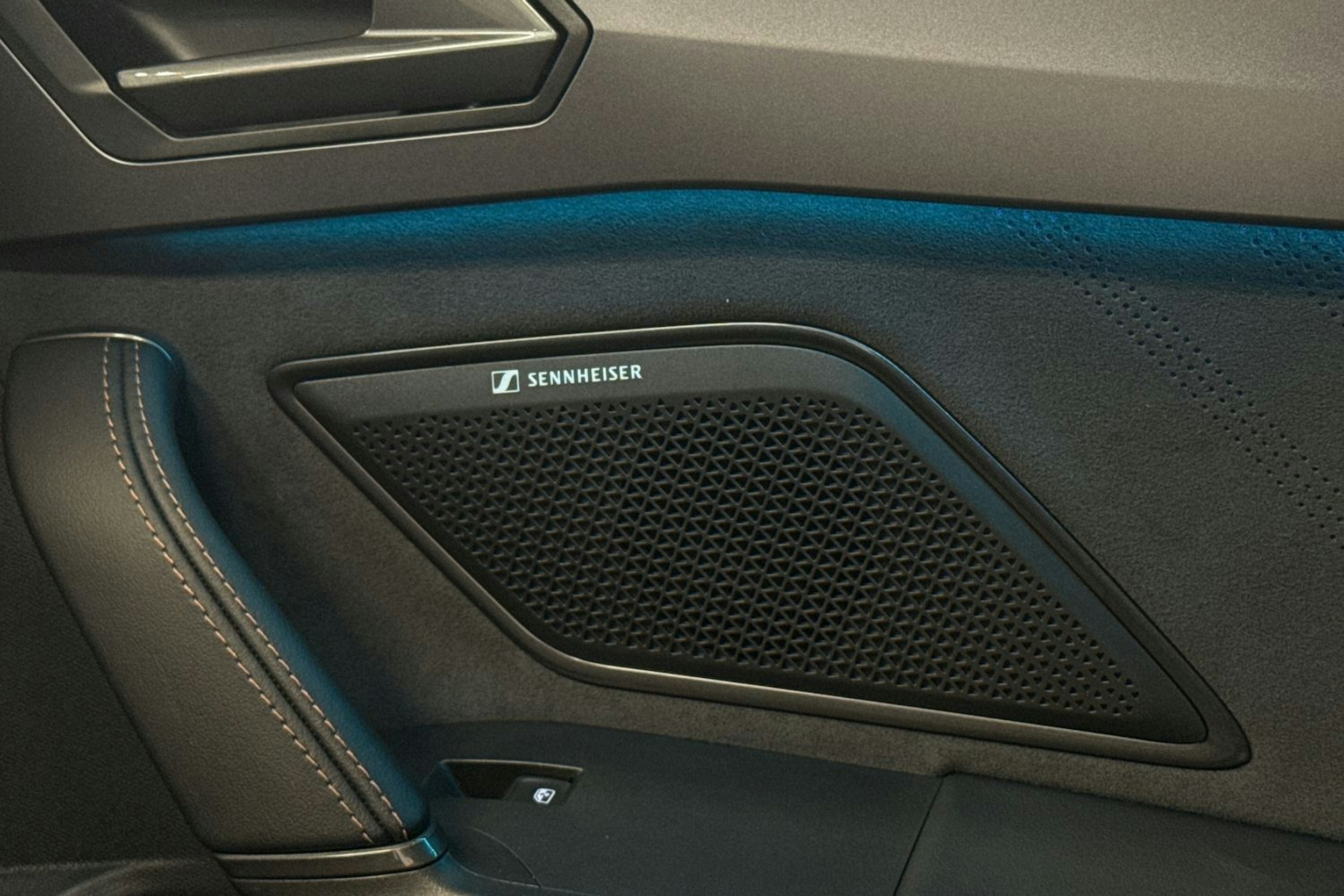 musta CUPRA Formentor 2025 kuva 27.
