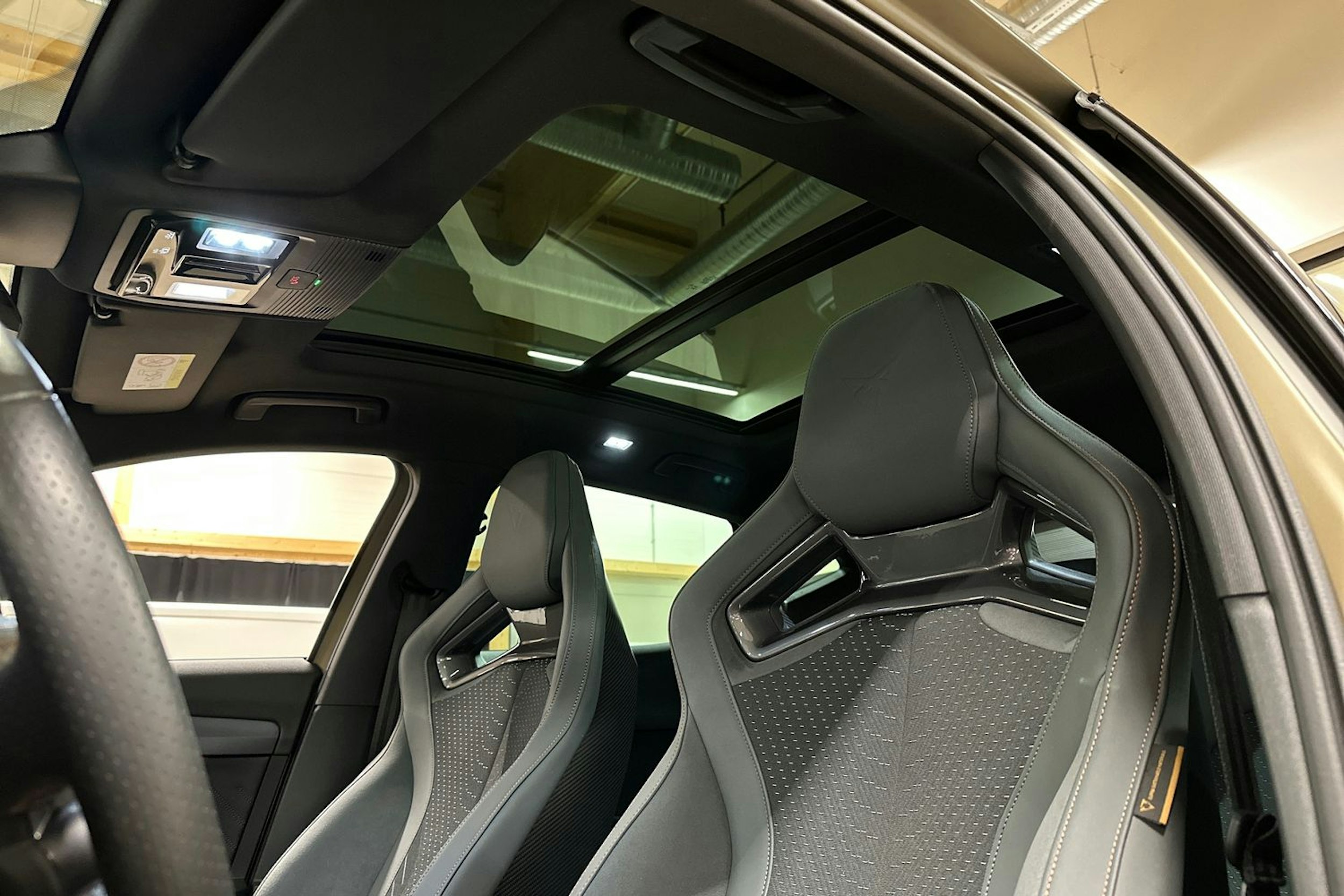 ruskea (beige) CUPRA Formentor 2025 kuva 17.