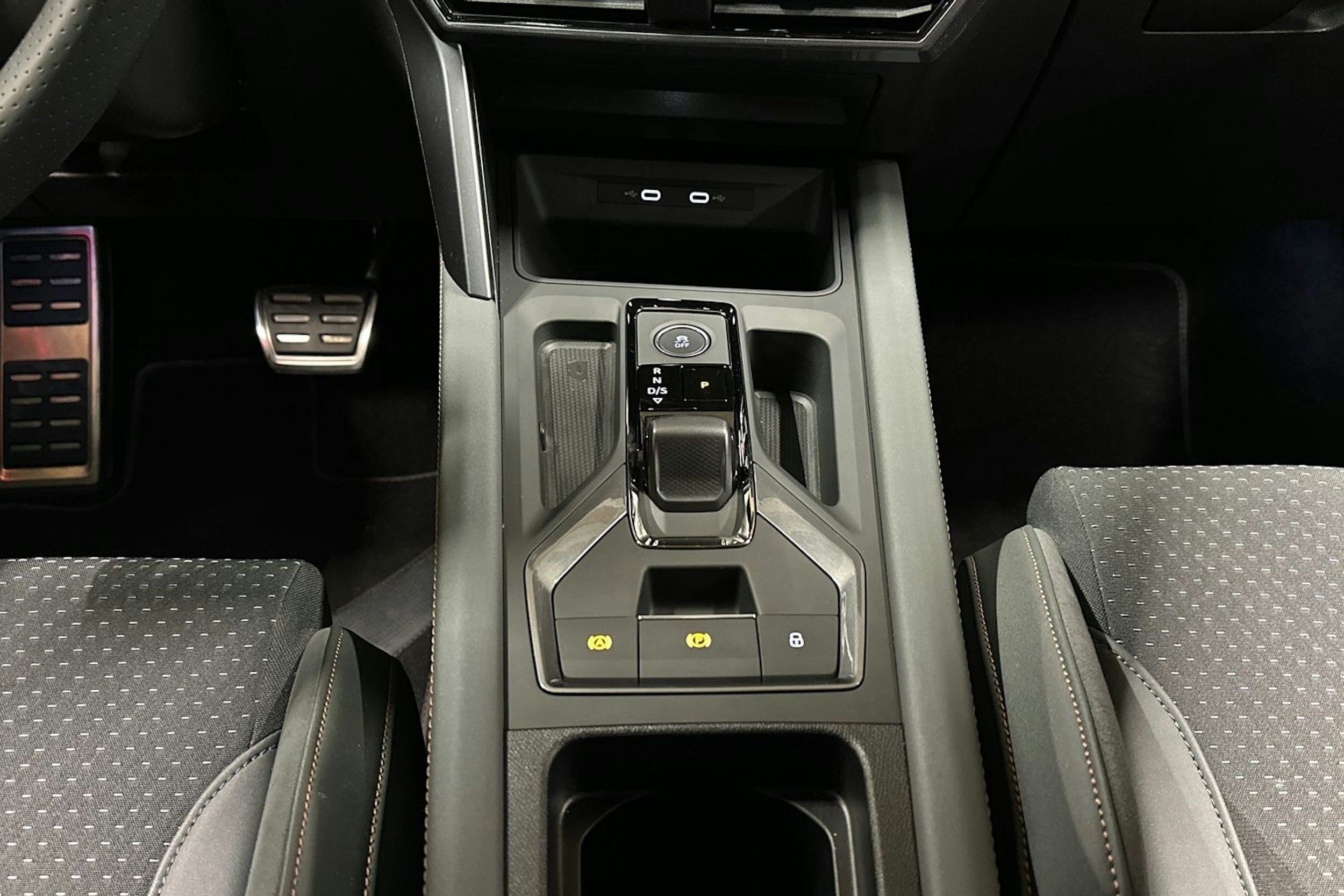 ruskea (beige) CUPRA Formentor 2025 kuva 24.