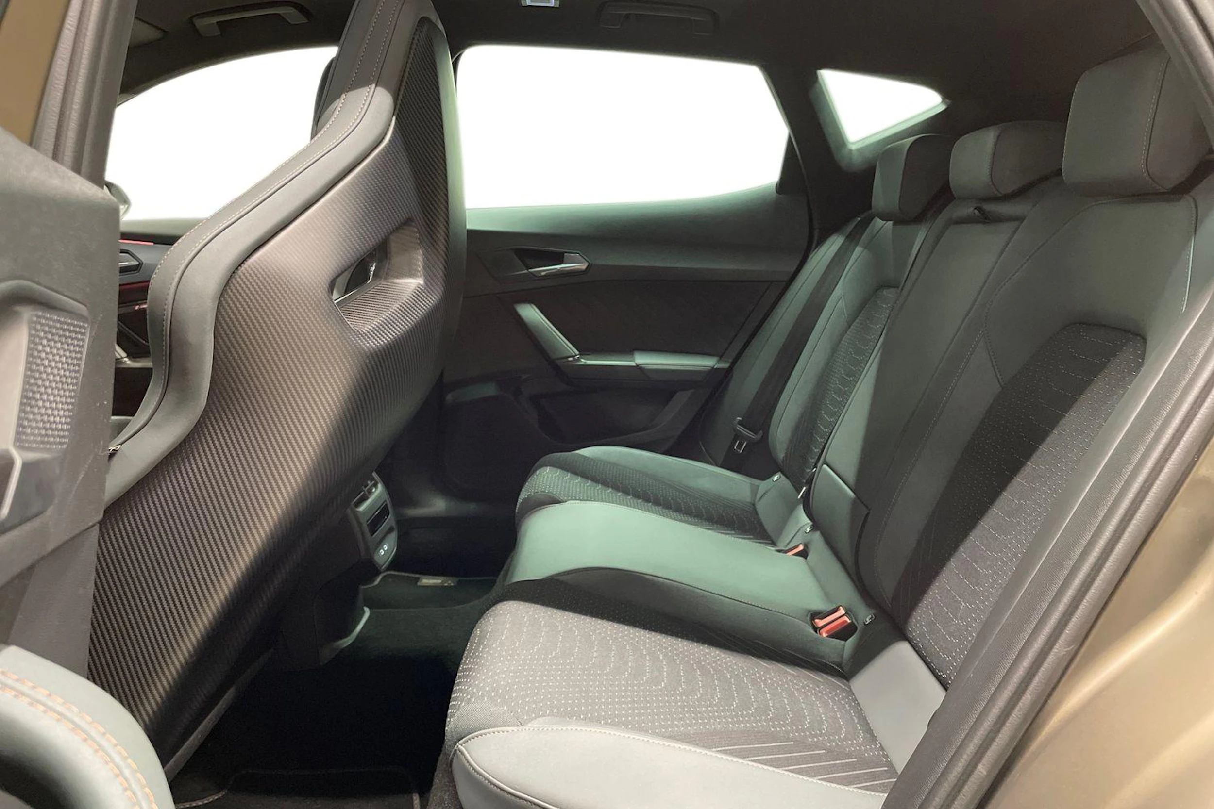 ruskea (beige) CUPRA Formentor 2025 kuva 8.