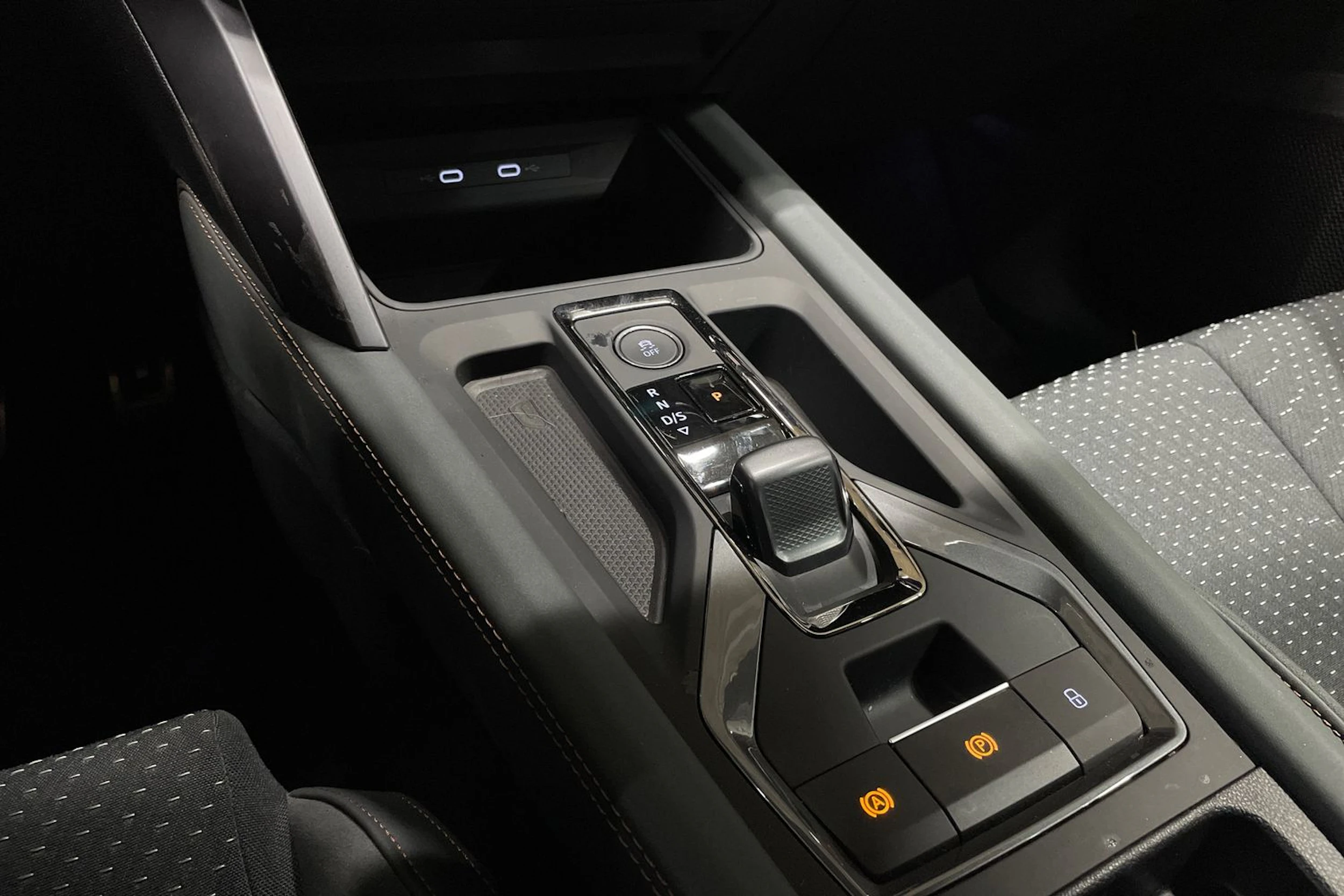 ruskea (beige) CUPRA Formentor 2025 kuva 20.