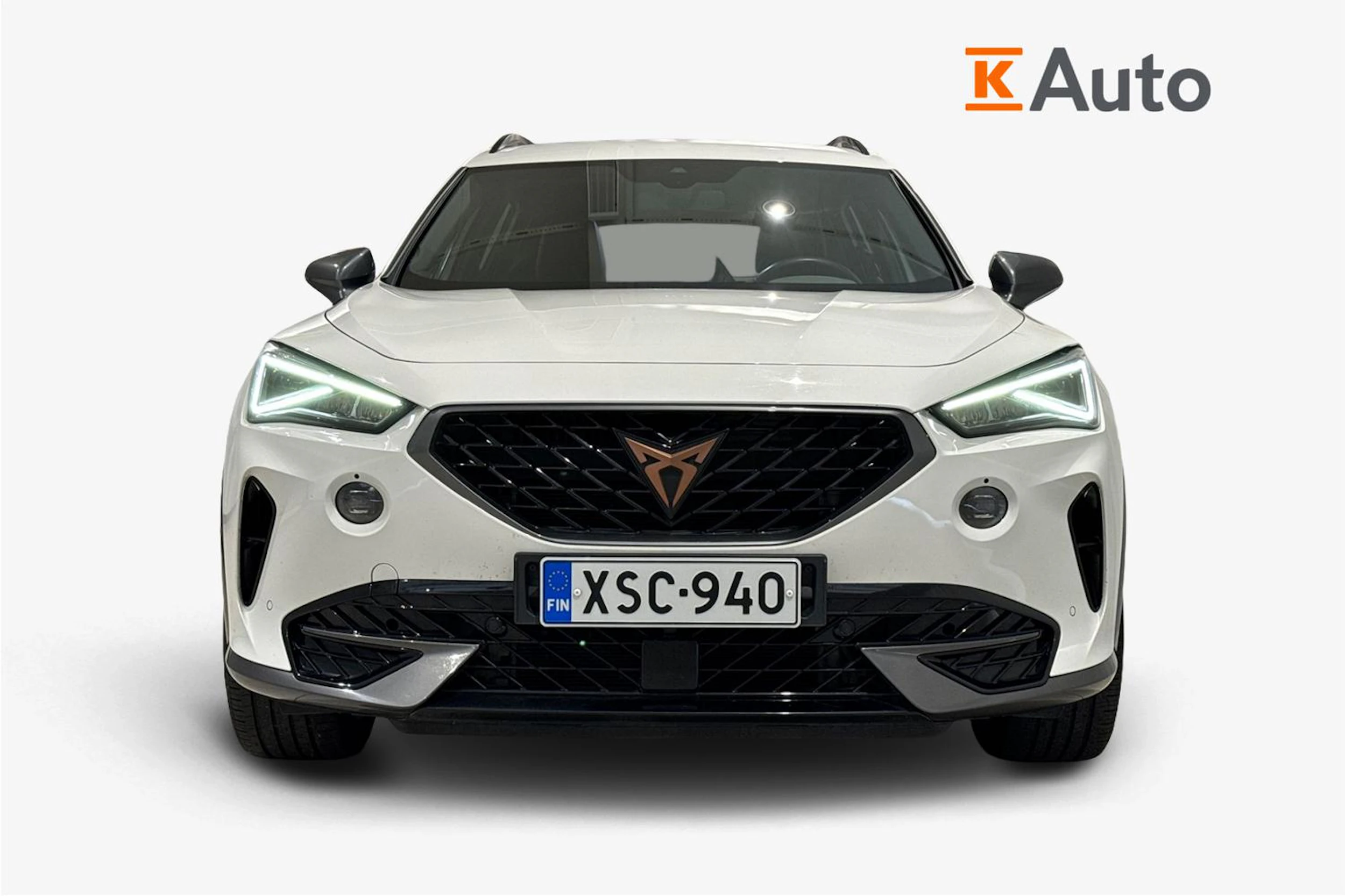 valkoinen CUPRA Formentor 2024 kuva 4.