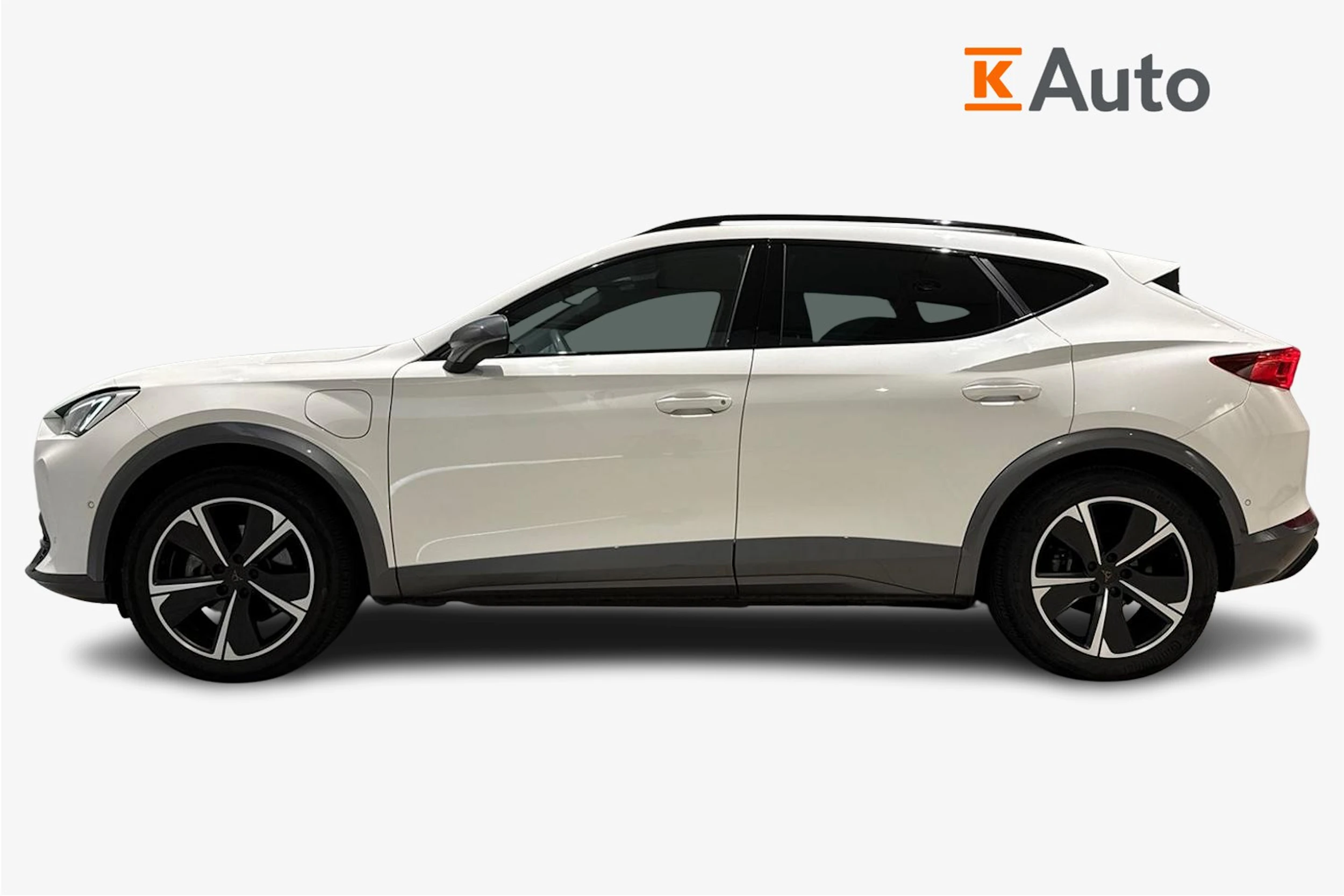 valkoinen CUPRA Formentor 2024 kuva 5.