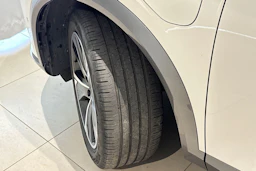 valkoinen CUPRA Formentor 2024 kuva 10.