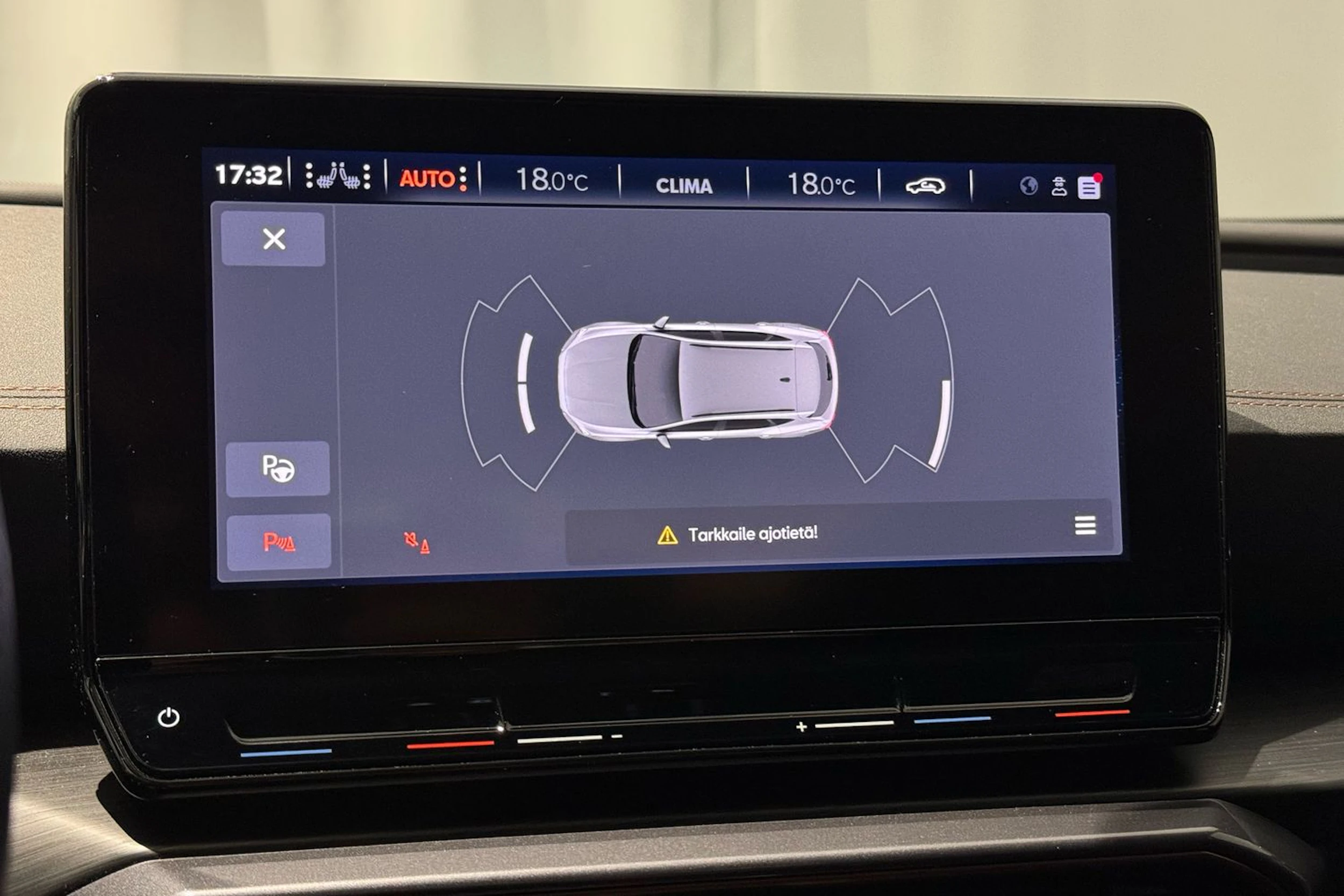 valkoinen CUPRA Formentor 2024 kuva 20.